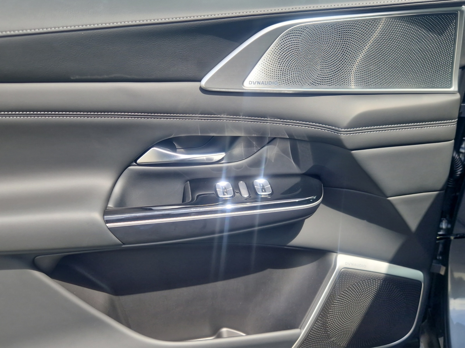 XPENG G9 93kWh Performance AWD-image-6