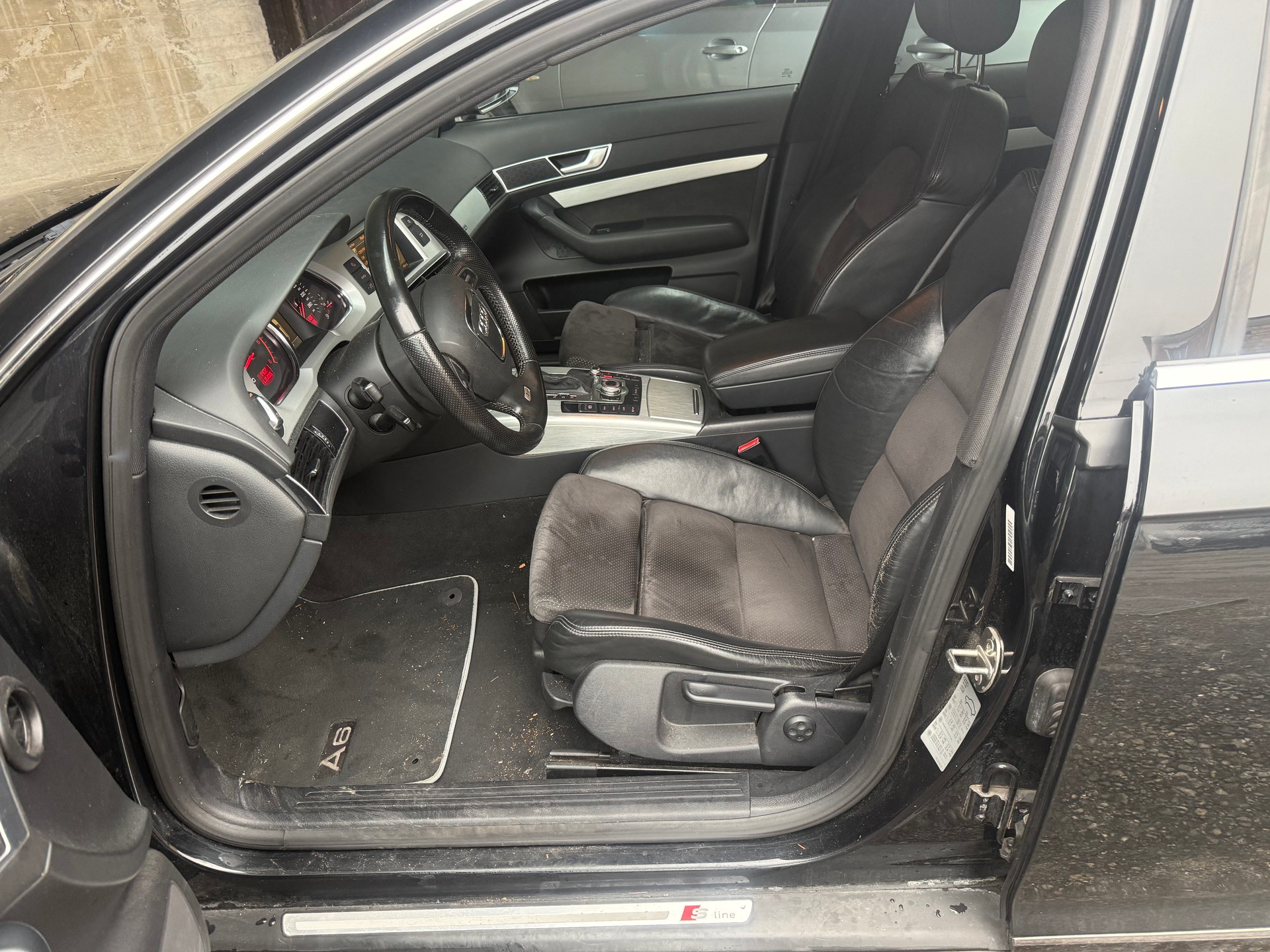 AUDI A6 Avant 3.0 V6 TDI quattro tiptronic-image-9