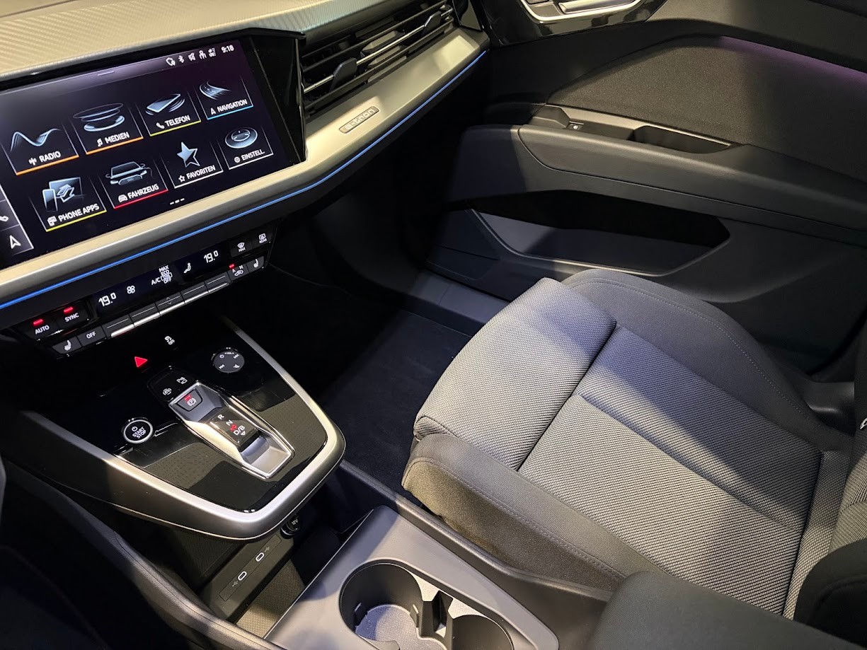 AUDI Q4 e-tron 50 quattro-image-10