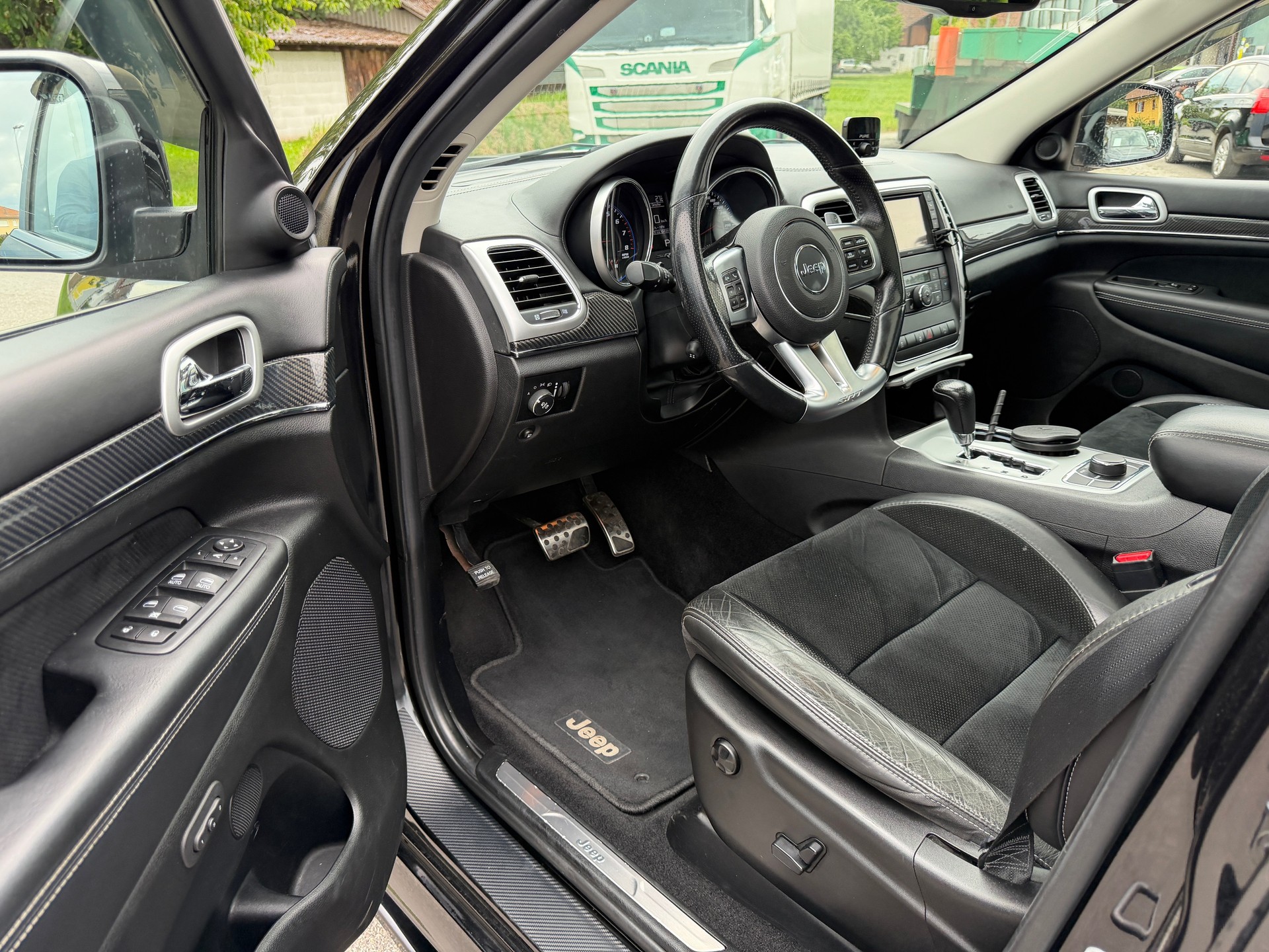 JEEP Grand Cherokee 6.4 SRT8 Automatic-image-7