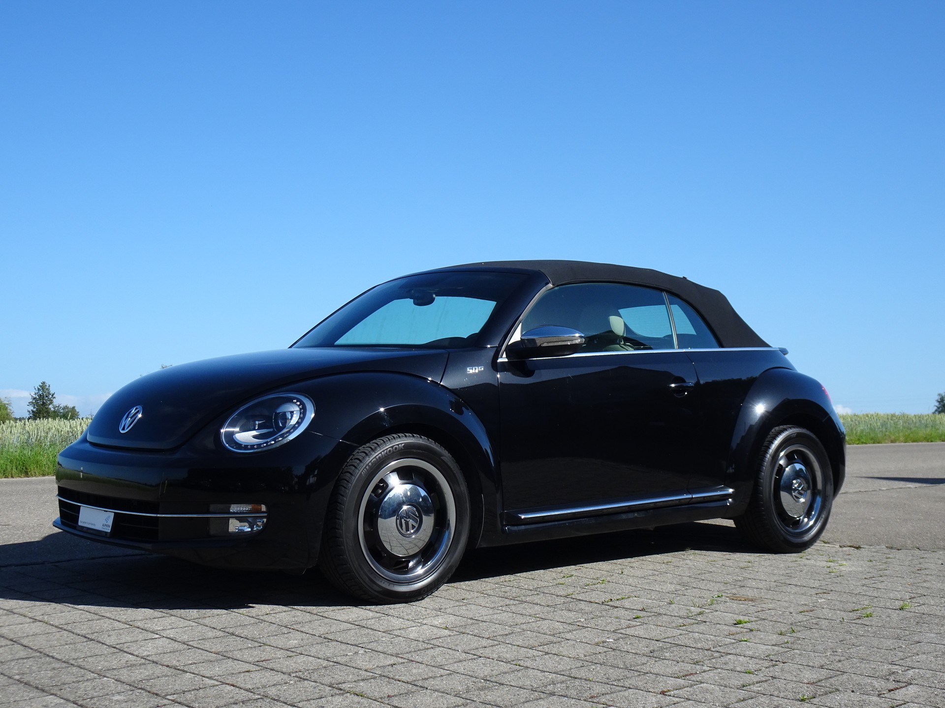 VW Beetle Cabrio 1.2 TSI BMT Design 7 50s-Fiftis `The Stylish`-image-6