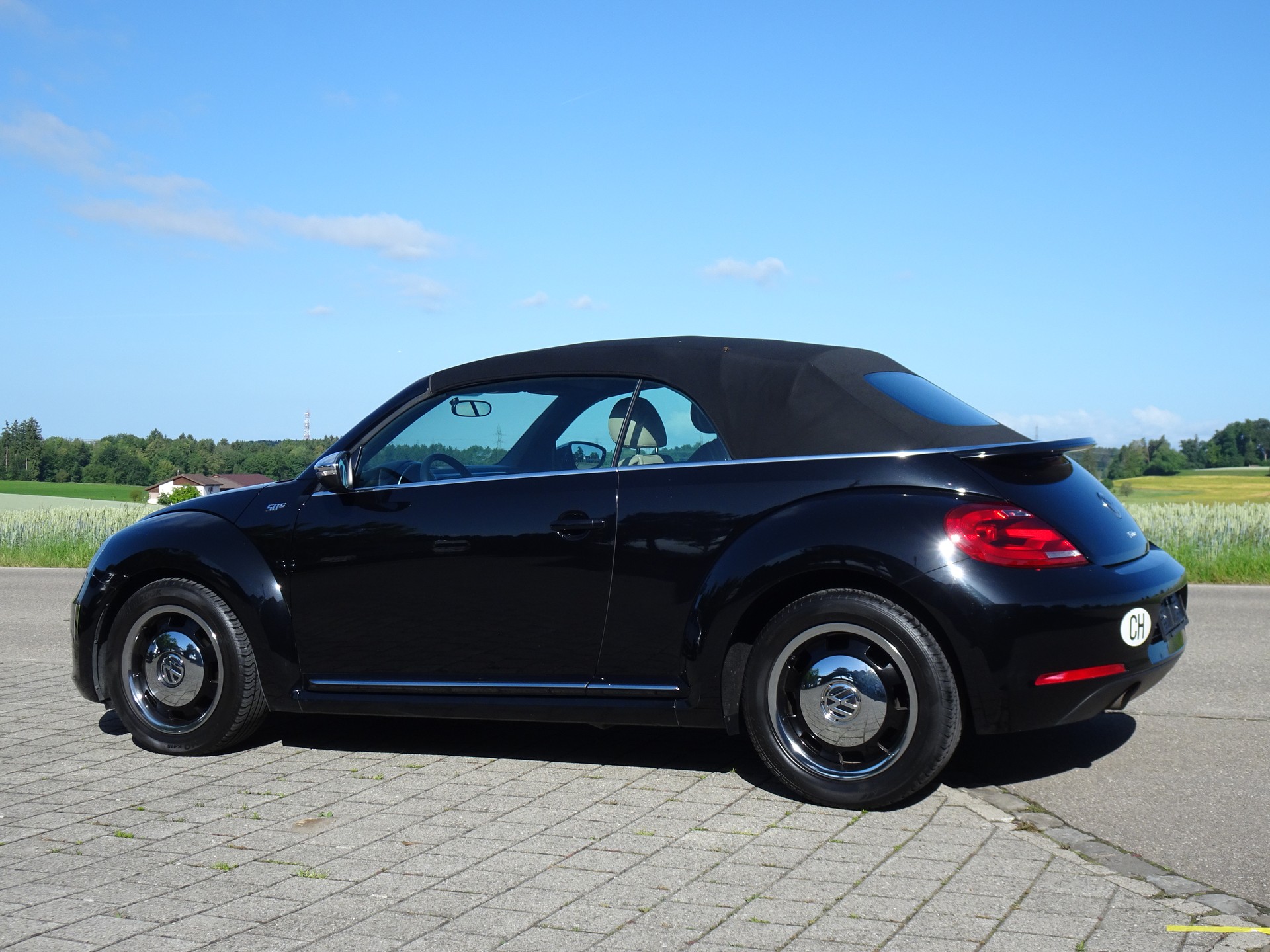 VW Beetle Cabrio 1.2 TSI BMT Design 7 50s-Fiftis `The Stylish`-image-7