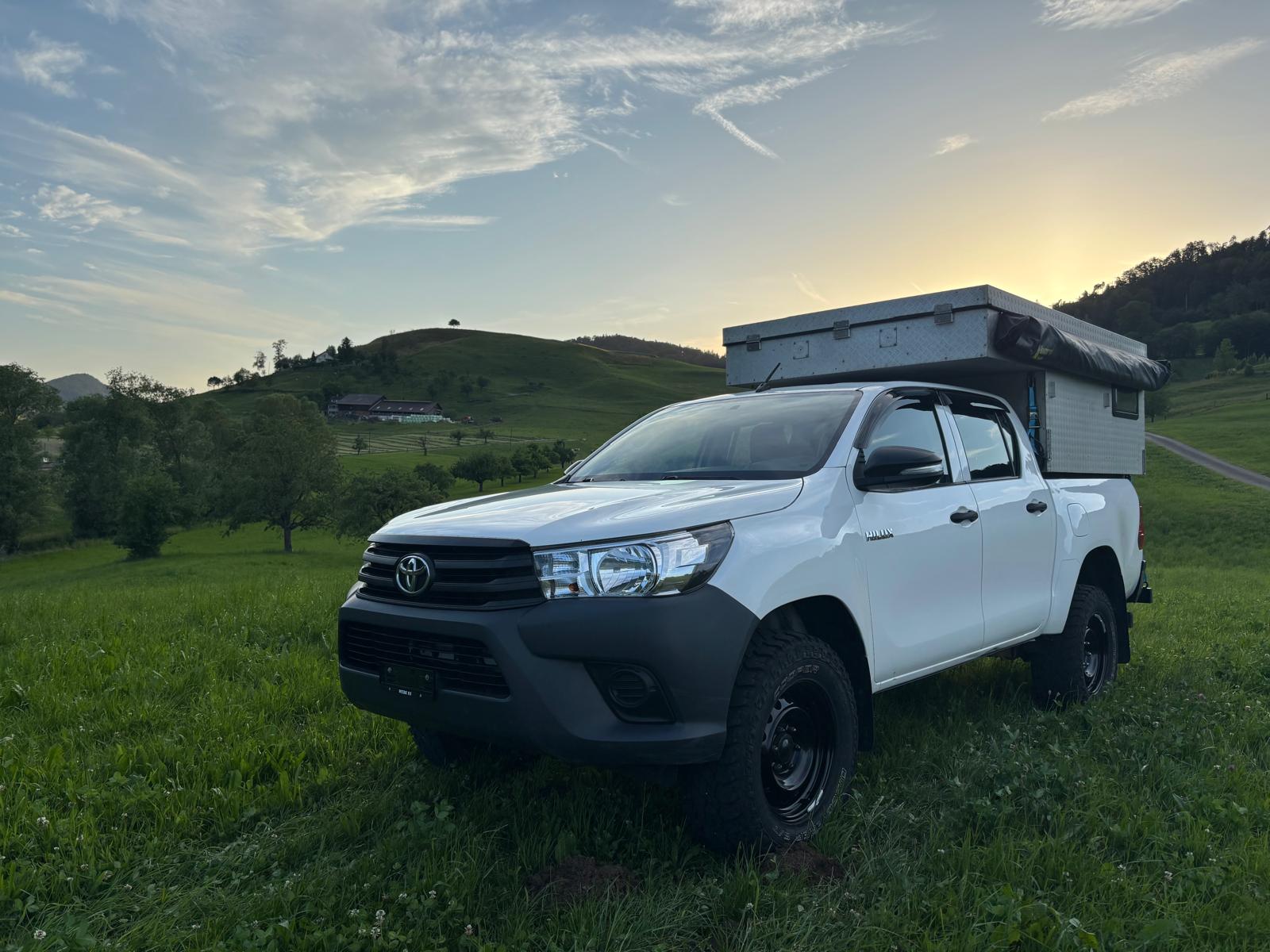 TOYOTA Hilux 2.4D-4D Luna Double Cab 4x4