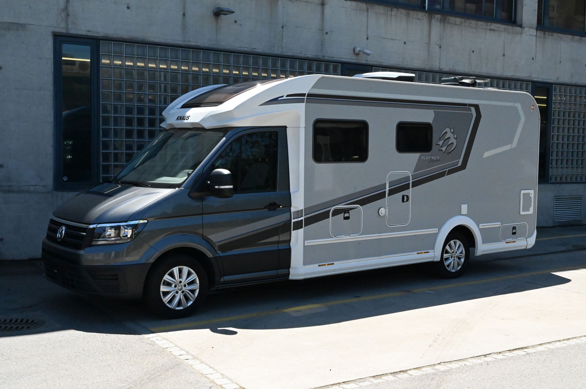 KNAUS Van-TI Plus Platinium Selection 700 LF-showroom-element-1