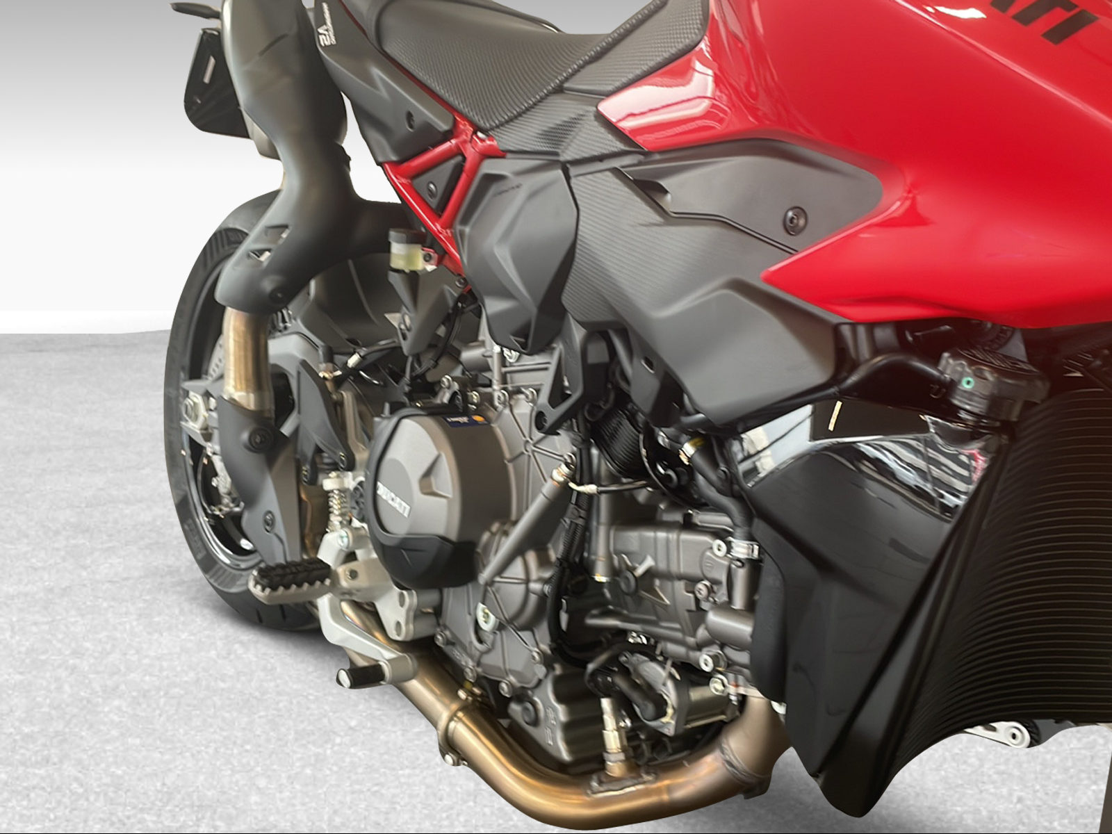 DUCATI 890 Hypermotard V2 35 kW ABS-image-7