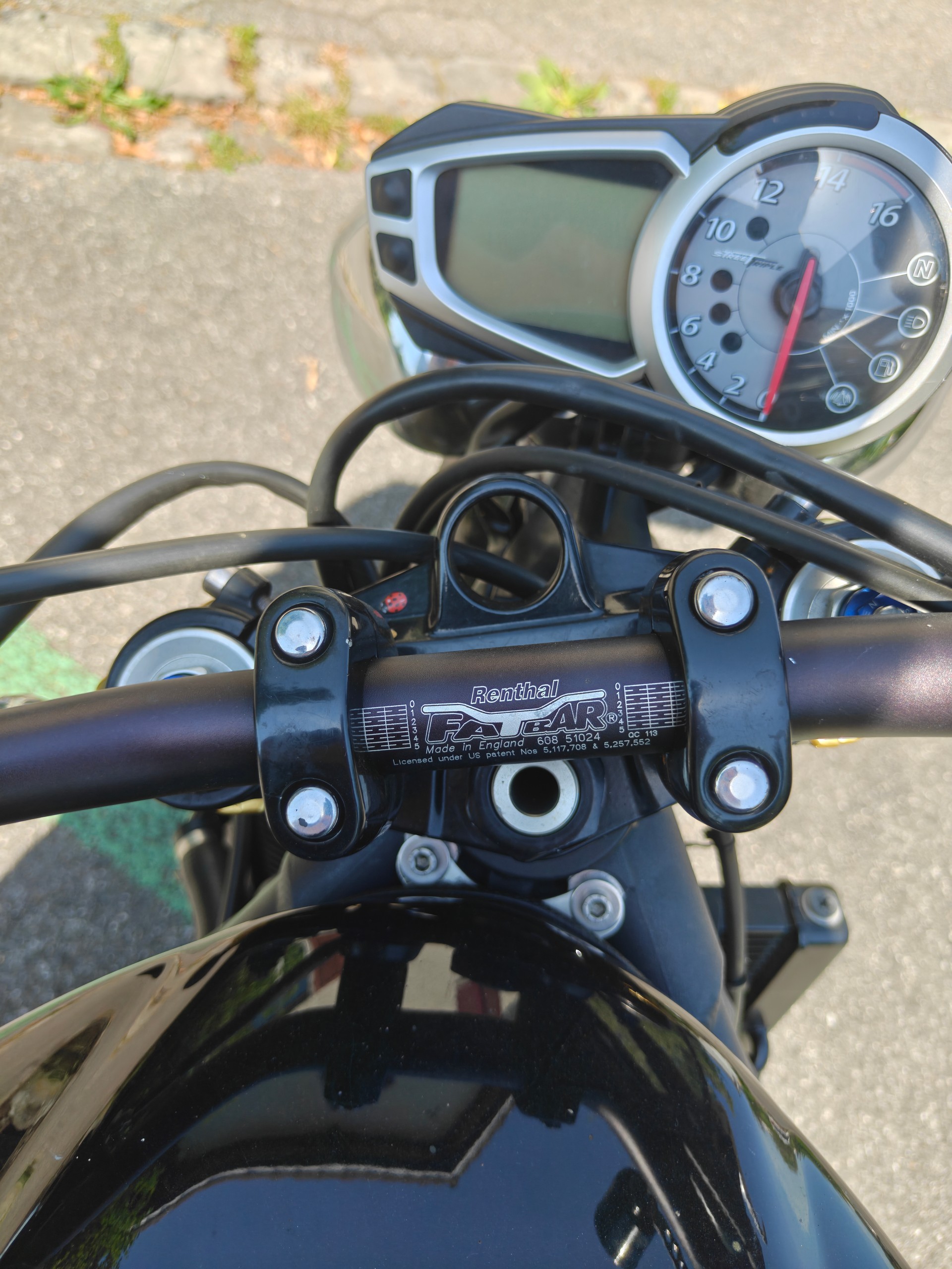 TRIUMPH 675 R-image-5
