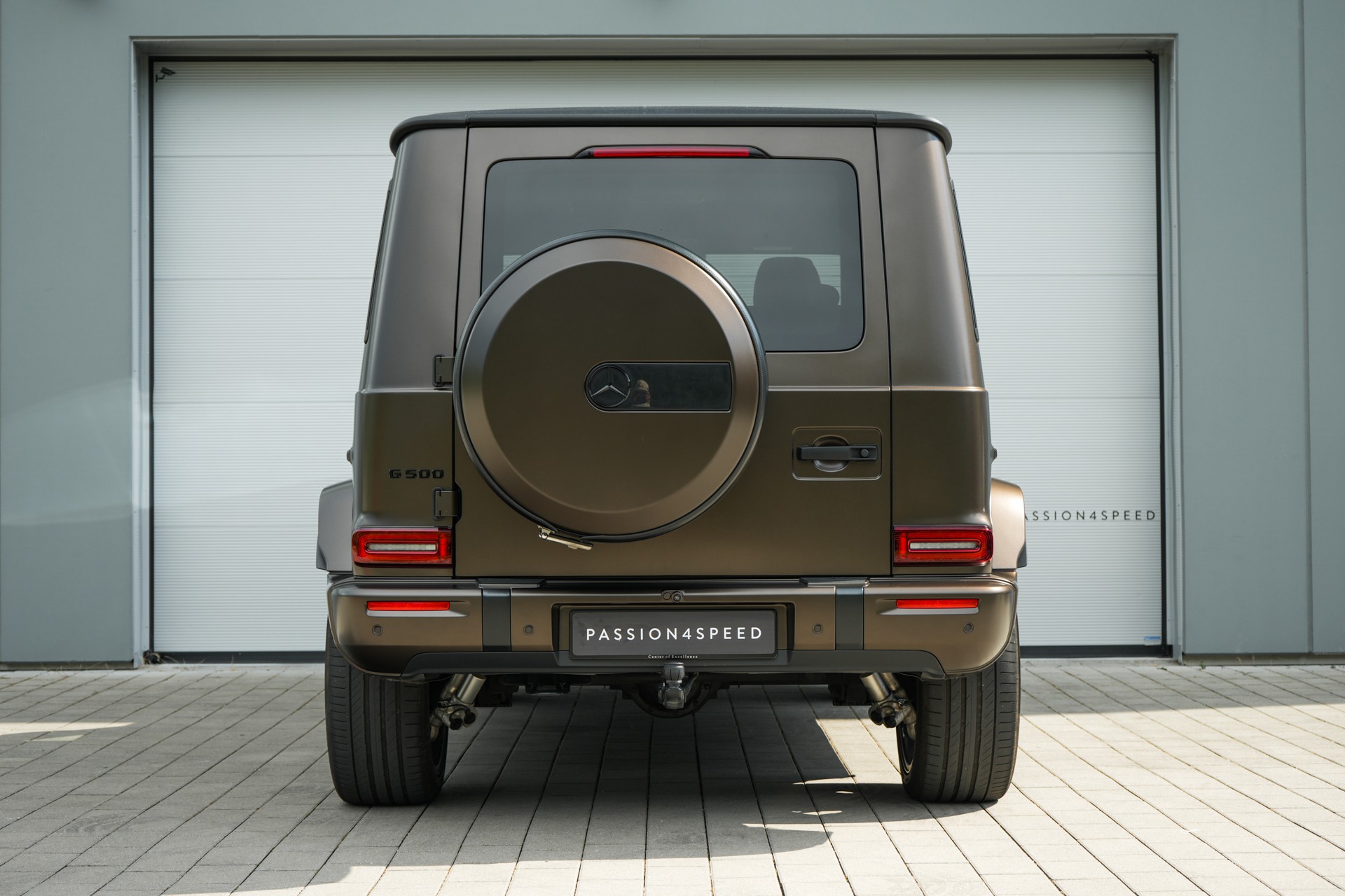 MERCEDES-BENZ G 500 9G-Tronic-showroom-element-3