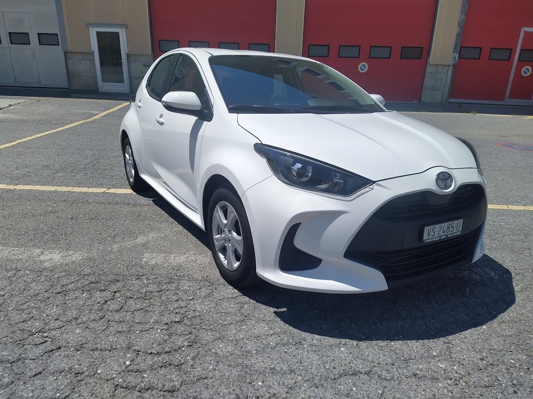TOYOTA 1.5 VVT-i HSD Comfort-image-2