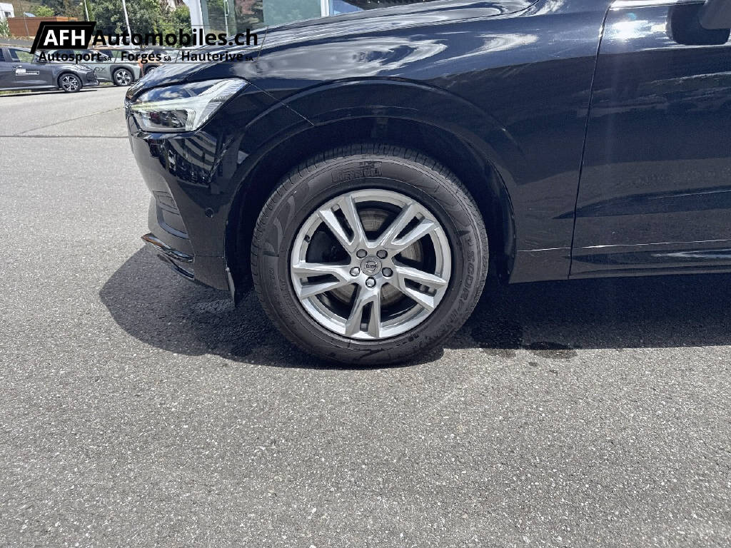 VOLVO XC60 2.0 T5 Momentum AWD-image-16
