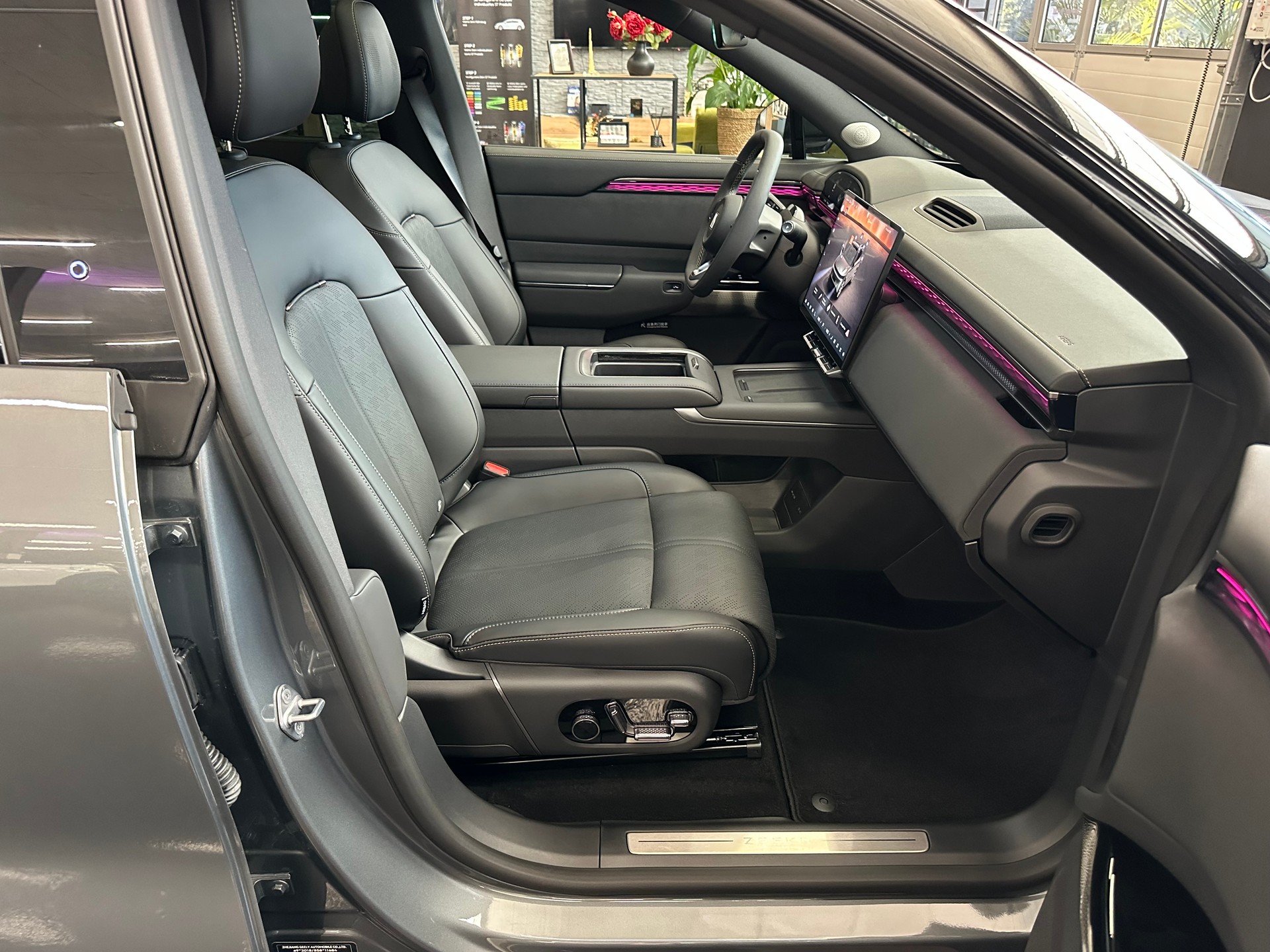 ZEEKR 7X 100kWh Privilege AWD-image-14