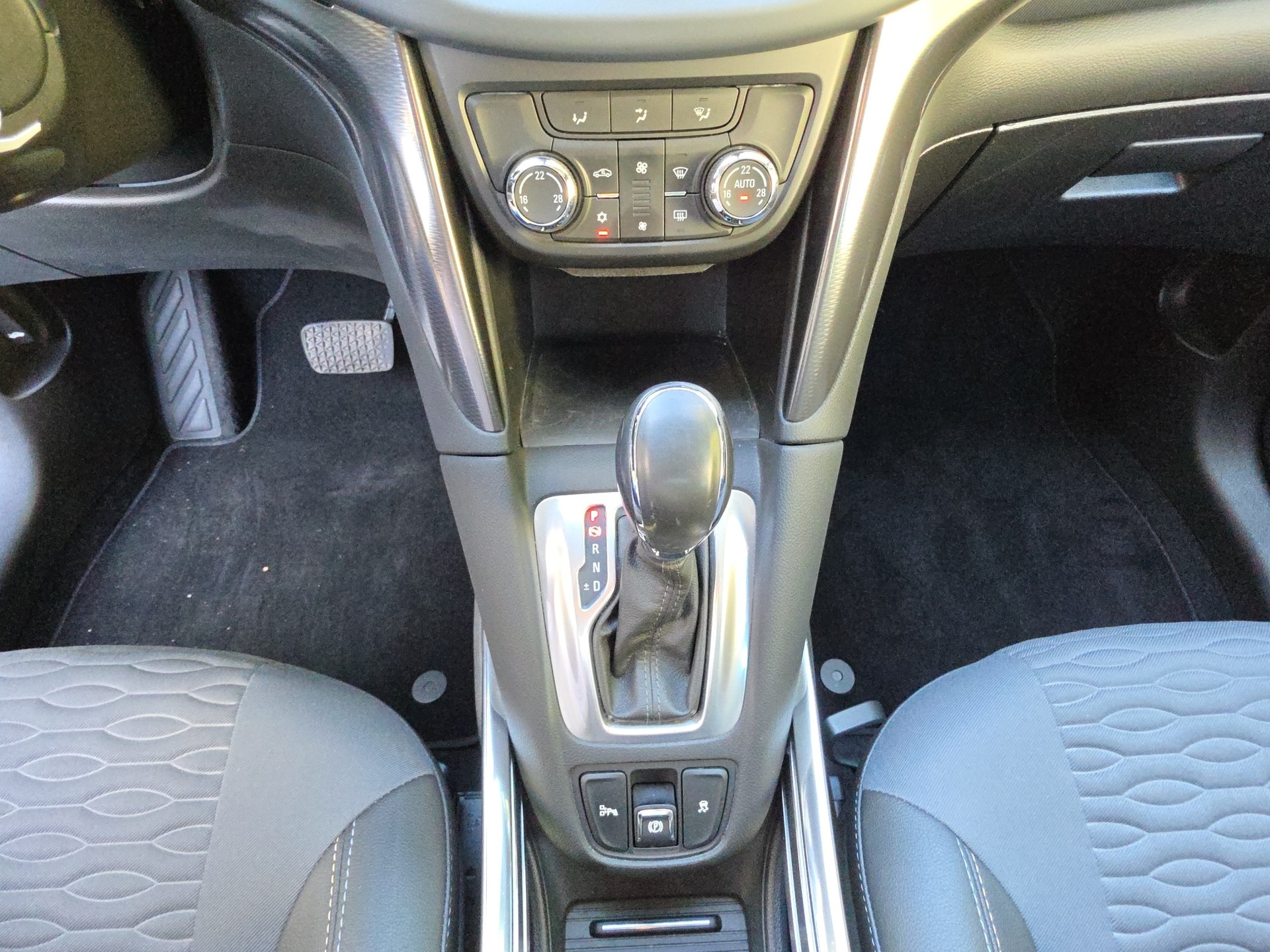 OPEL Zafira Tourer 2.0 CDTi Cosmo Automatic-image-13