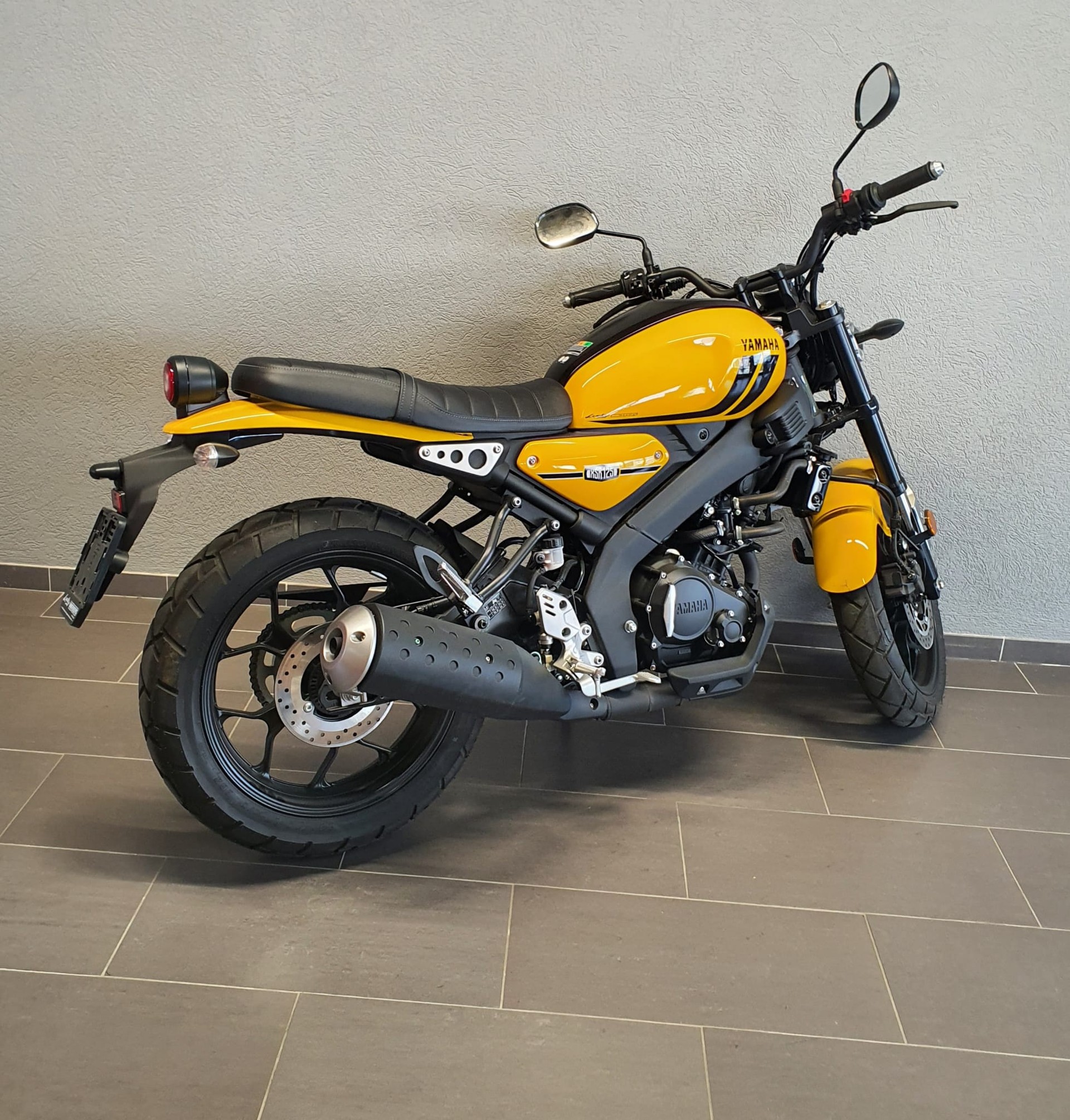 YAMAHA XSR 125-image-2