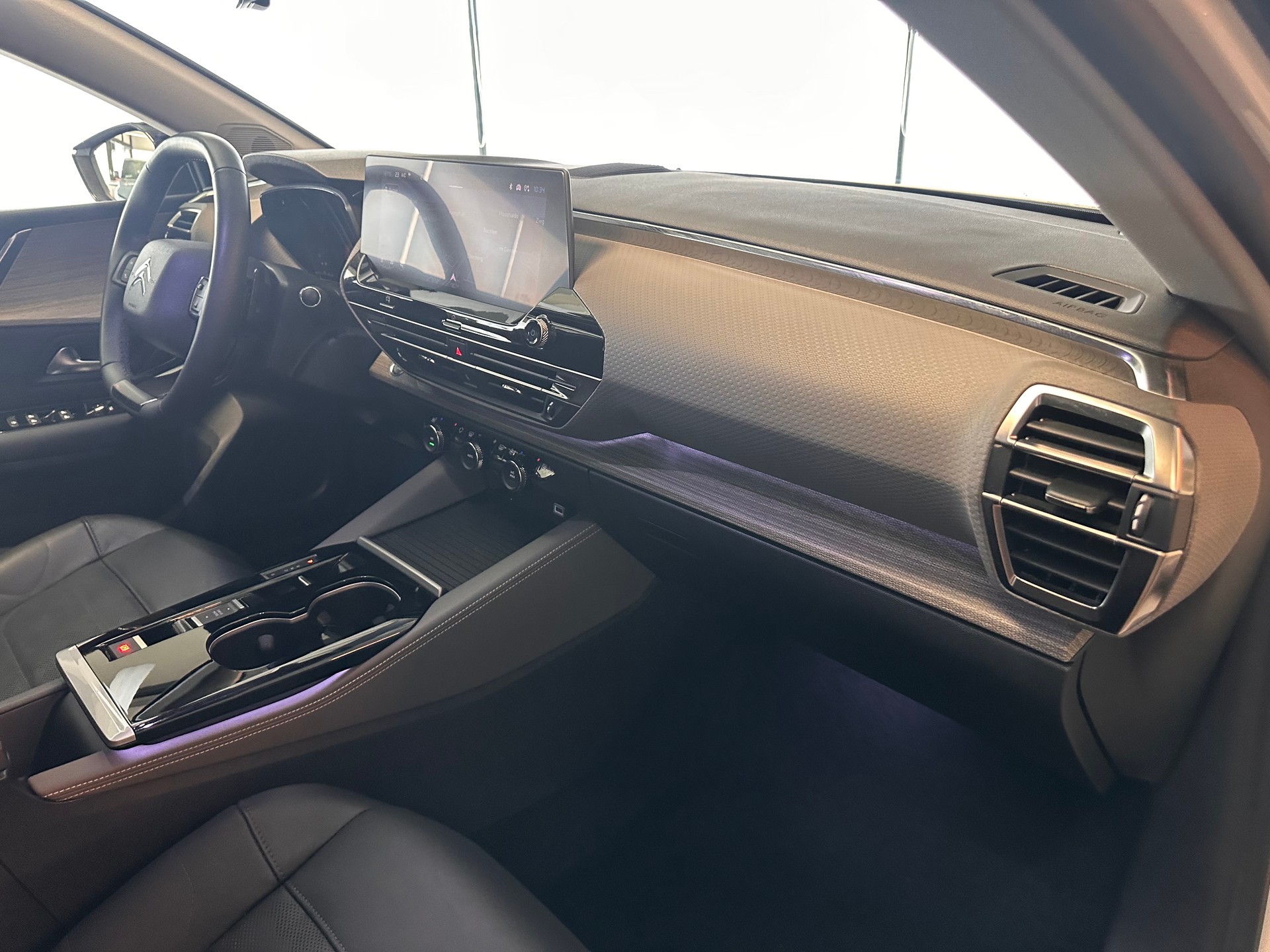 CITROEN C5 X 1.6 Plug-in Hybrid Shine Pack-image-23