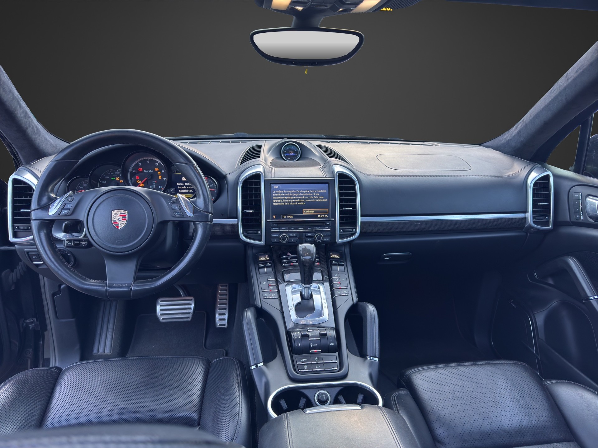 PORSCHE Cayenne Turbo-image-12