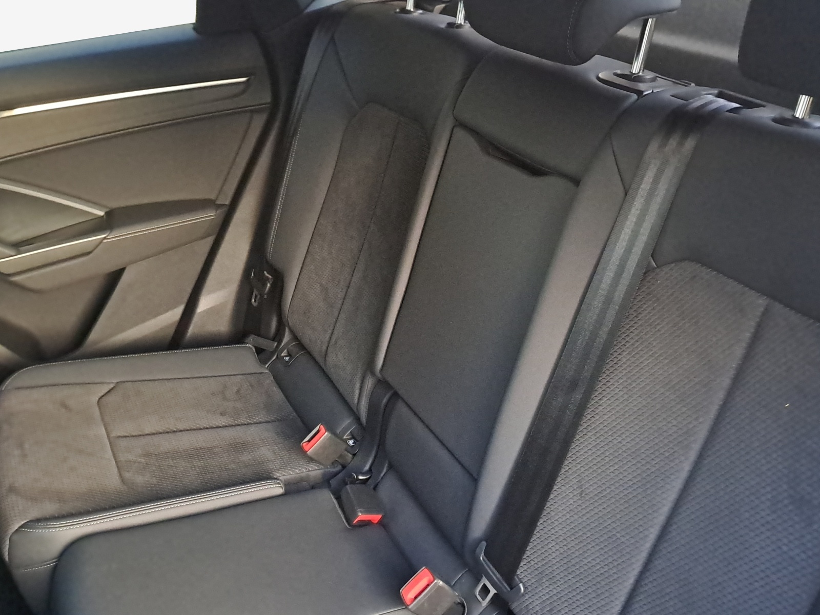 AUDI Q3 Sportback 45 TFSI e S line S-tronic-image-11