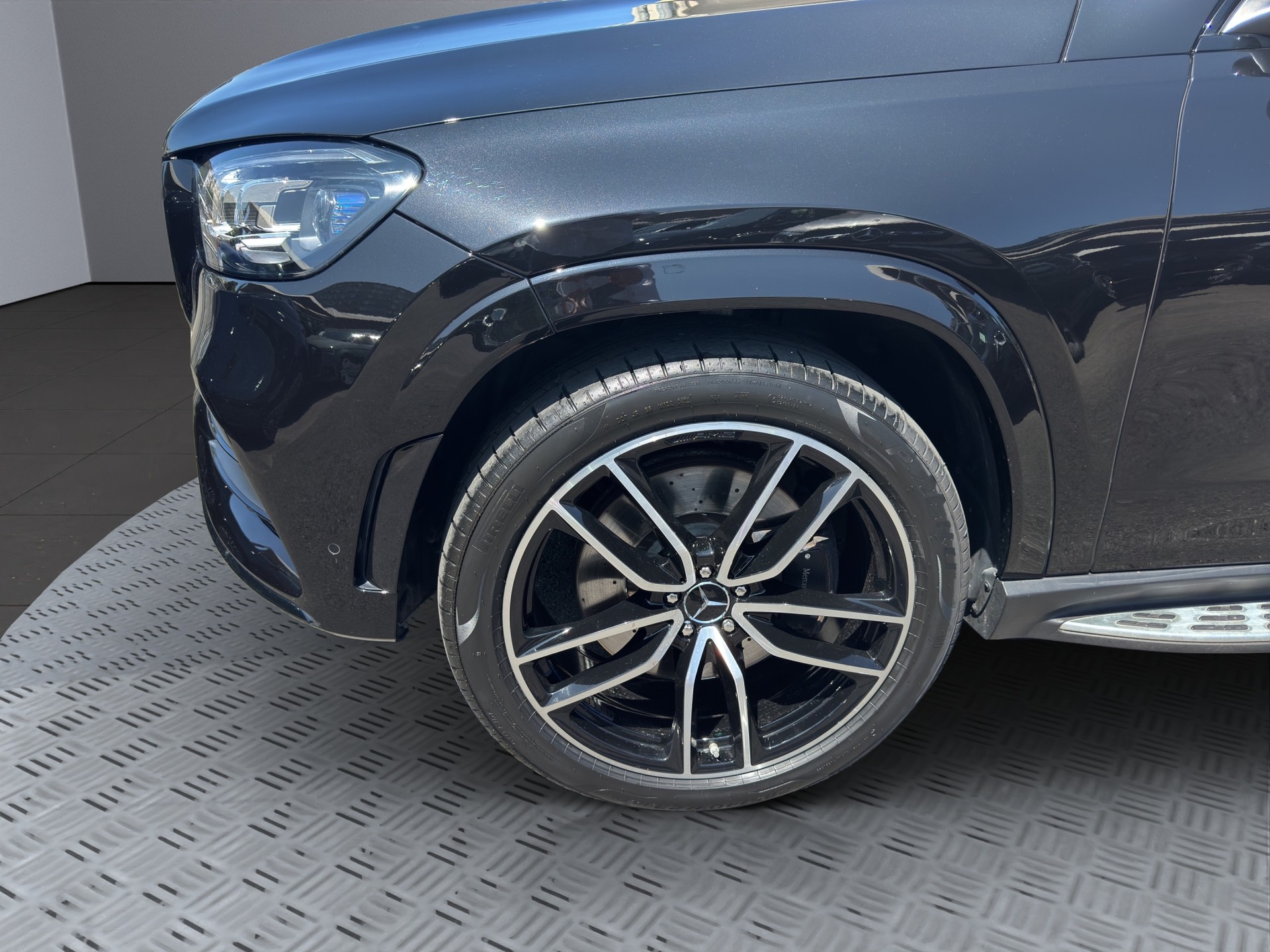 MERCEDES-BENZ GLS 400 d 4Matic AMG Line 9G-Tronic-image-8