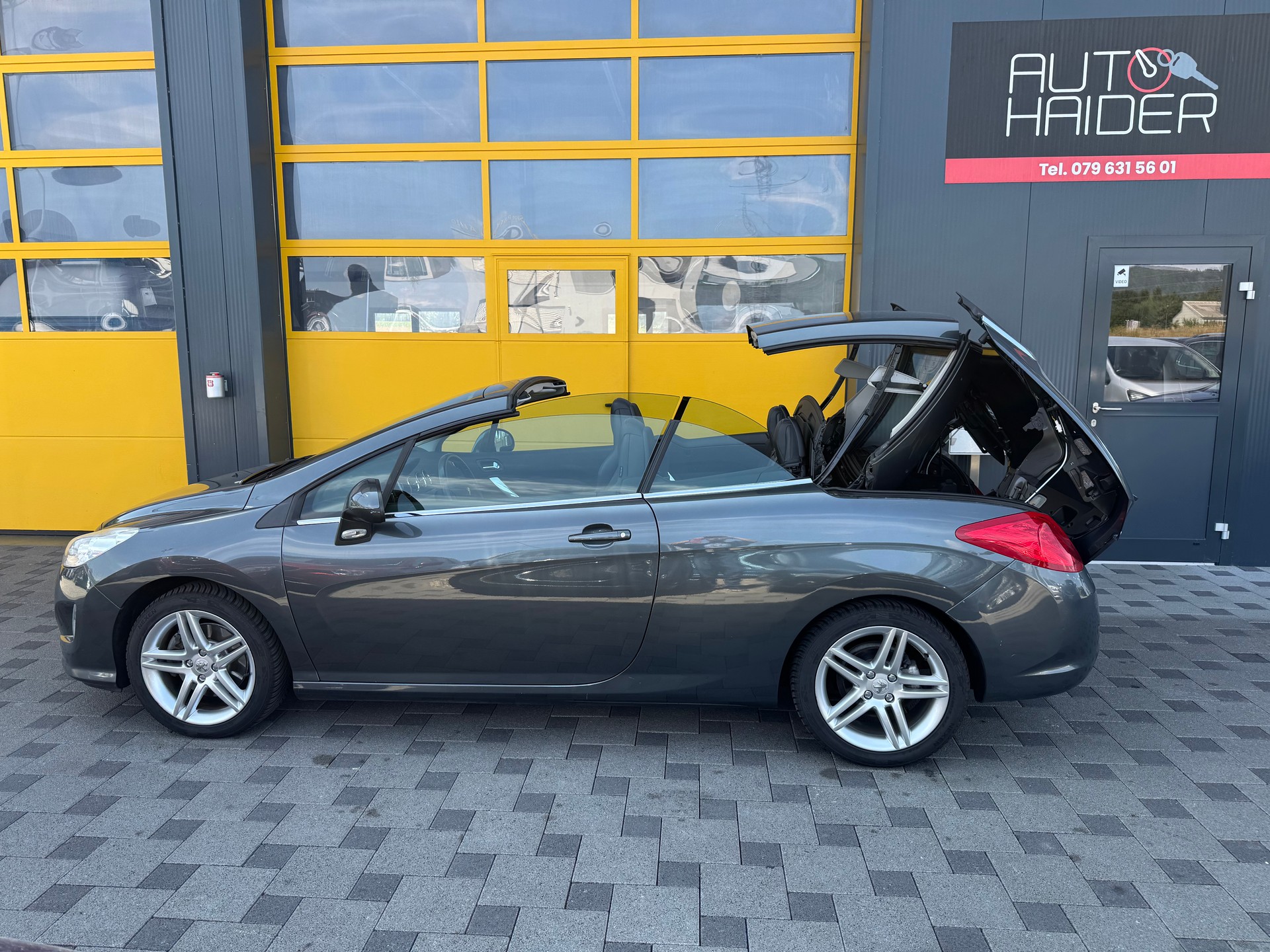 PEUGEOT 308 CC 1.6 16V Turbo Sport Pack Automatic-image-12