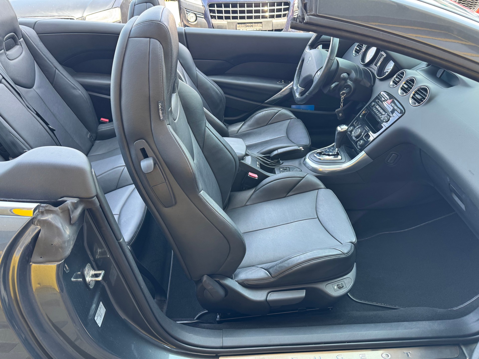 PEUGEOT 308 CC 1.6 16V Turbo Sport Pack Automatic-image-9