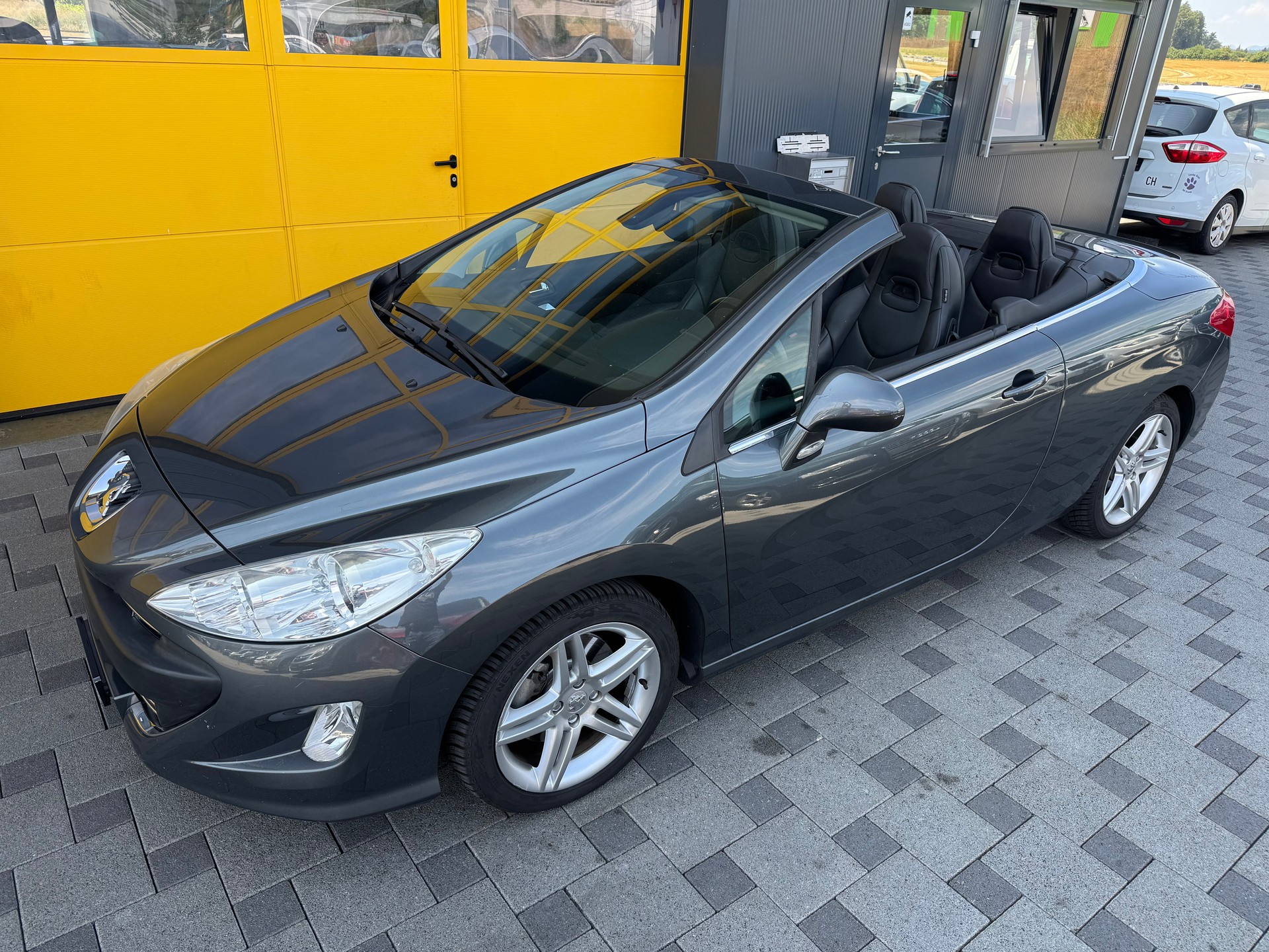 PEUGEOT 308 CC 1.6 16V Turbo Sport Pack Automatic-image-5