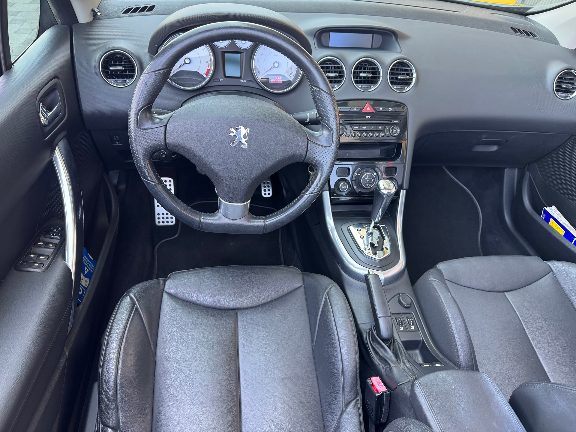 PEUGEOT 308 CC 1.6 16V Turbo Sport Pack Automatic-image-8