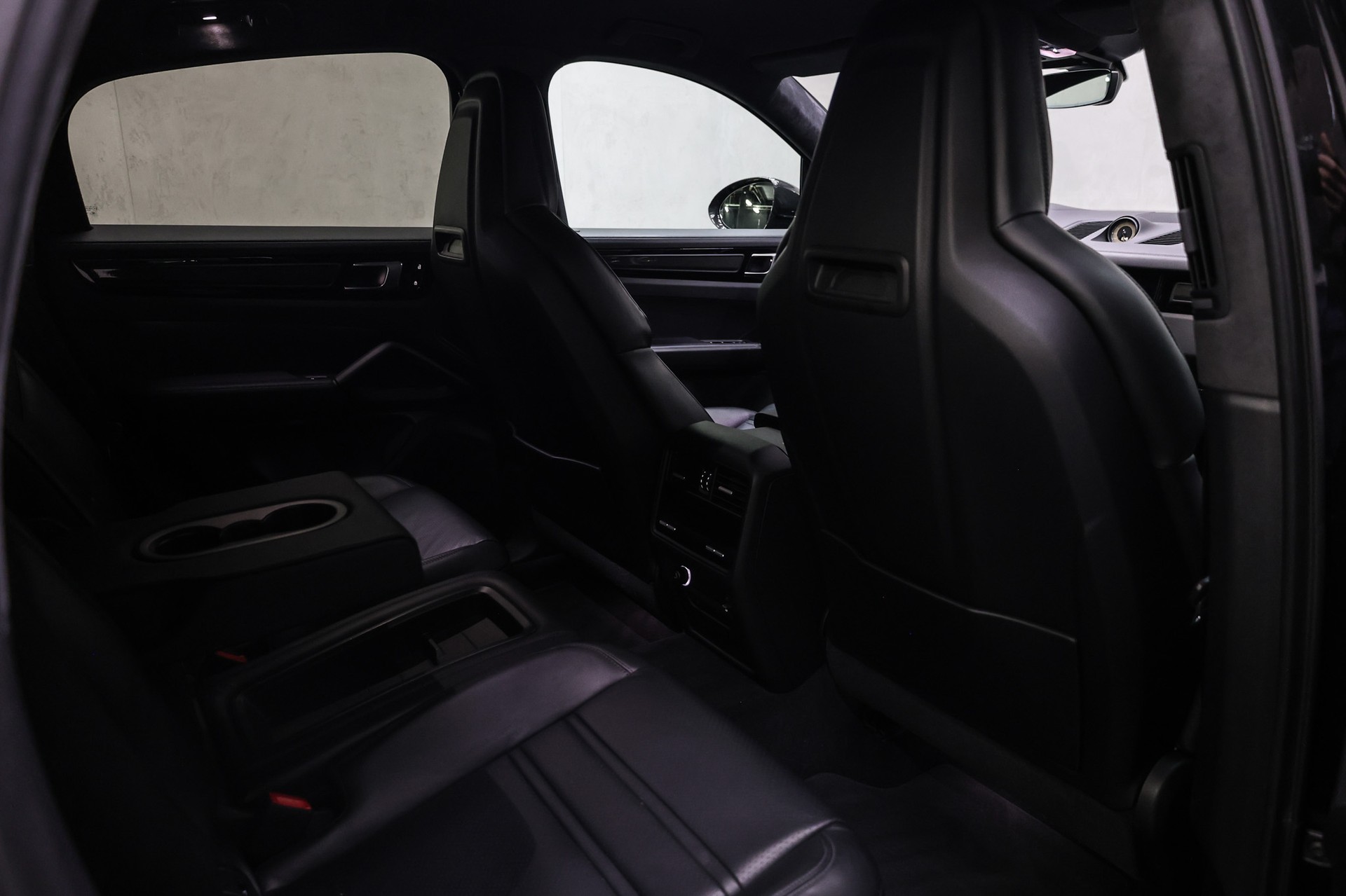 PORSCHE Cayenne Turbo GT Coupé 4.0 V8-image-37