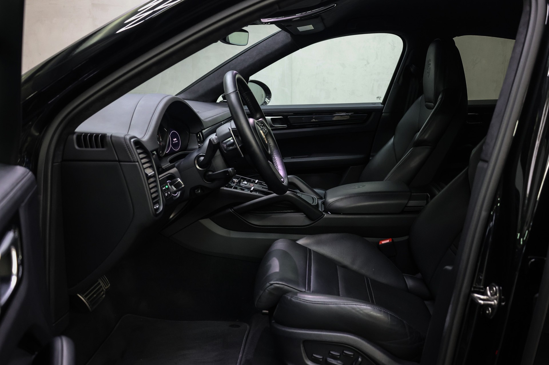 PORSCHE Cayenne Turbo GT Coupé 4.0 V8-image-27