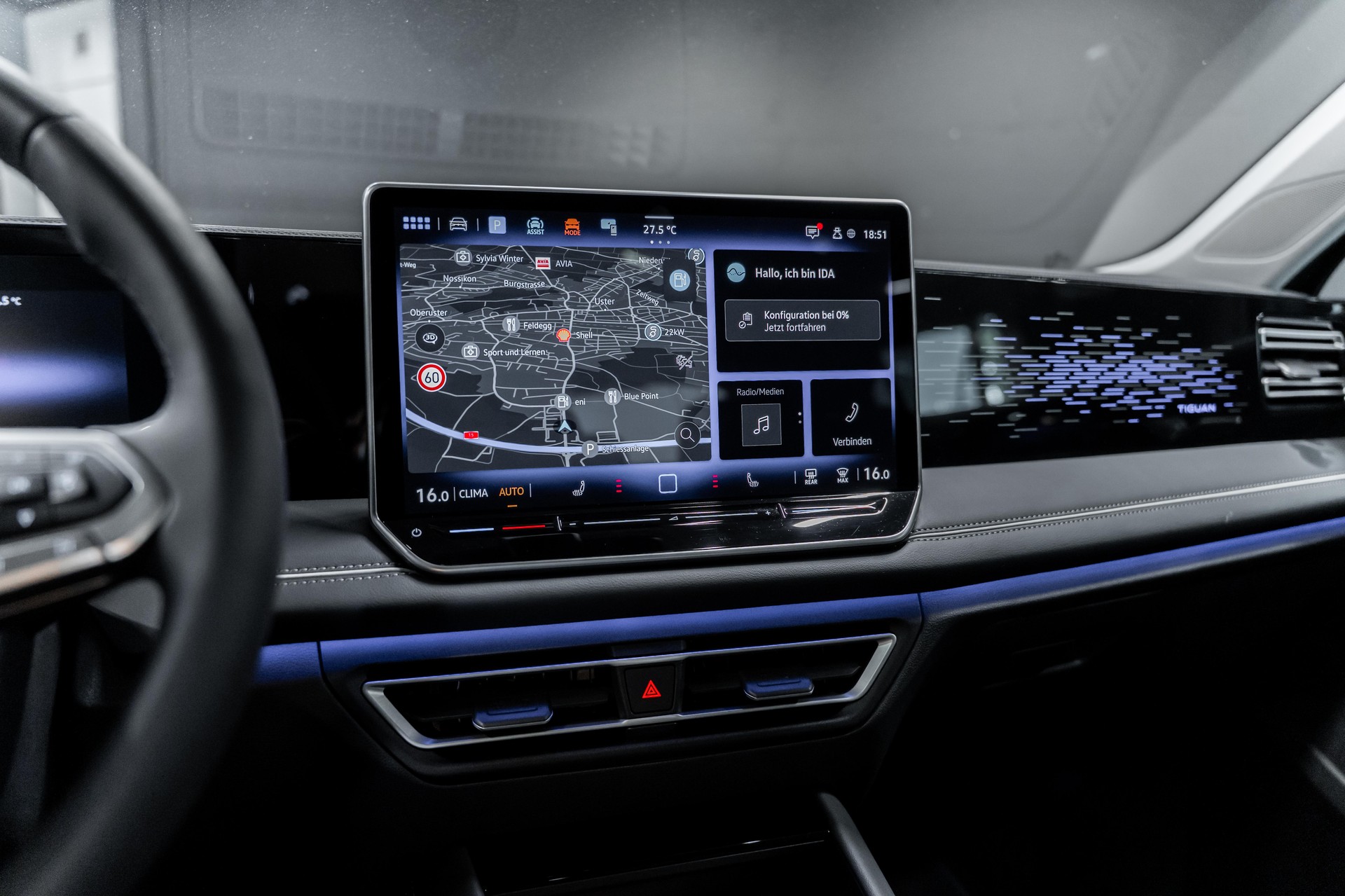 VW Tiguan 2.0 TSI DSG Elegance 4Motion / CH Auto / Werksgarantie / Gratis Service / 8 Fach-image-12