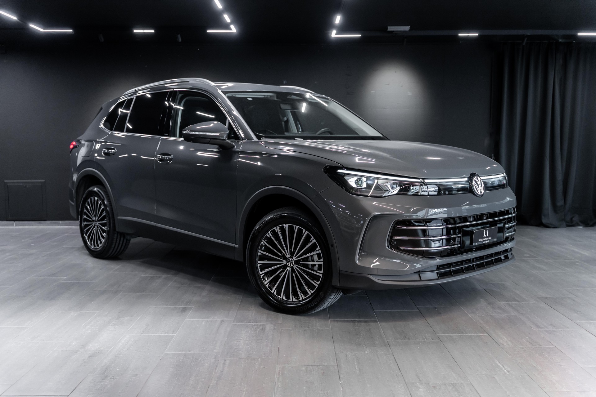 VW Tiguan 2.0 TSI DSG Elegance 4Motion / CH Auto / Werksgarantie / Gratis Service / 8 Fach