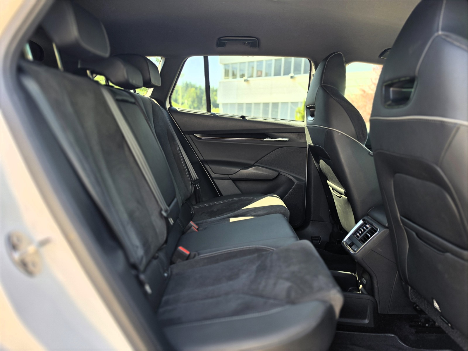 SKODA Enyaq iV 80x SportLine-image-14
