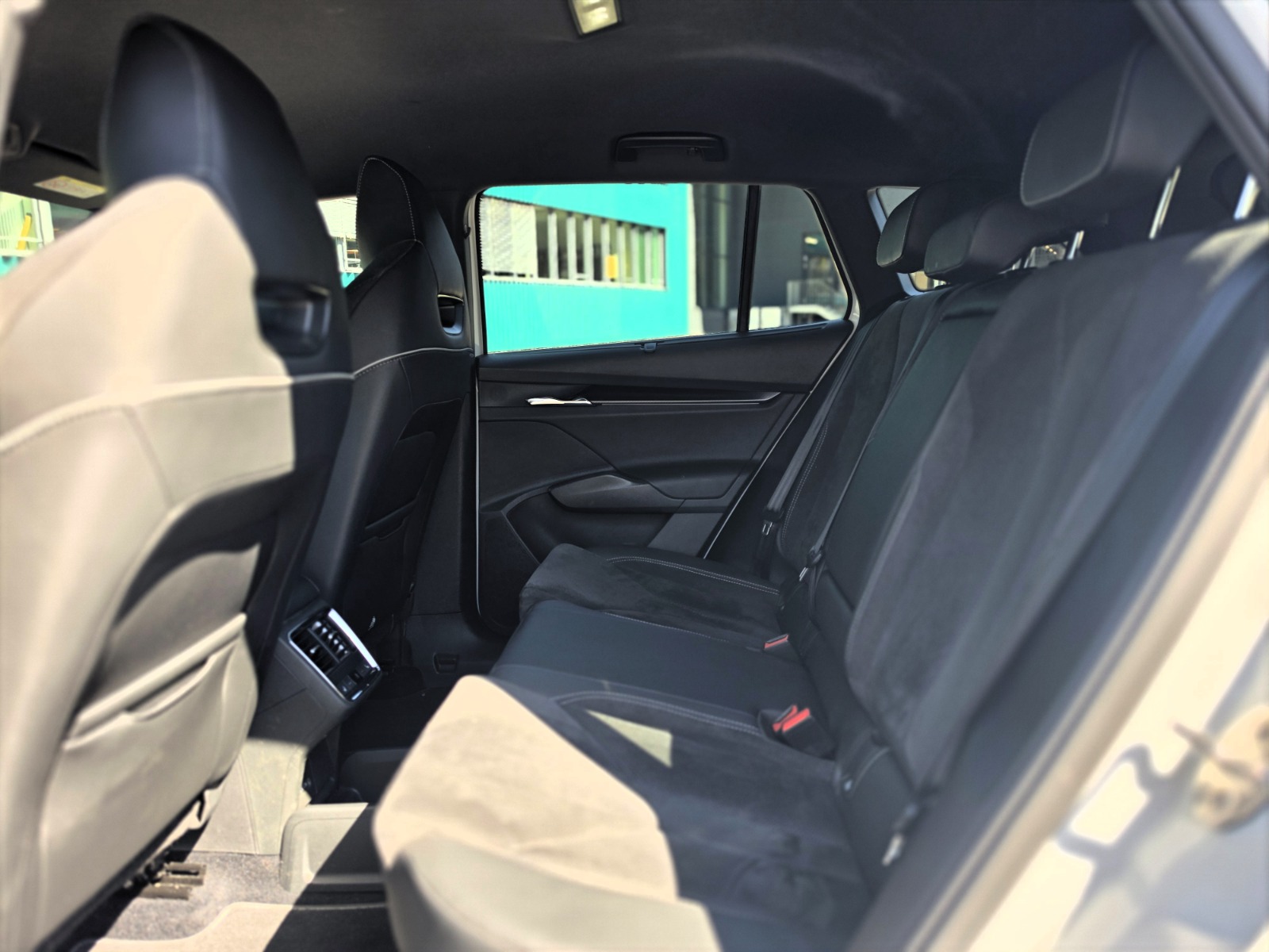 SKODA Enyaq iV 80x SportLine-image-12