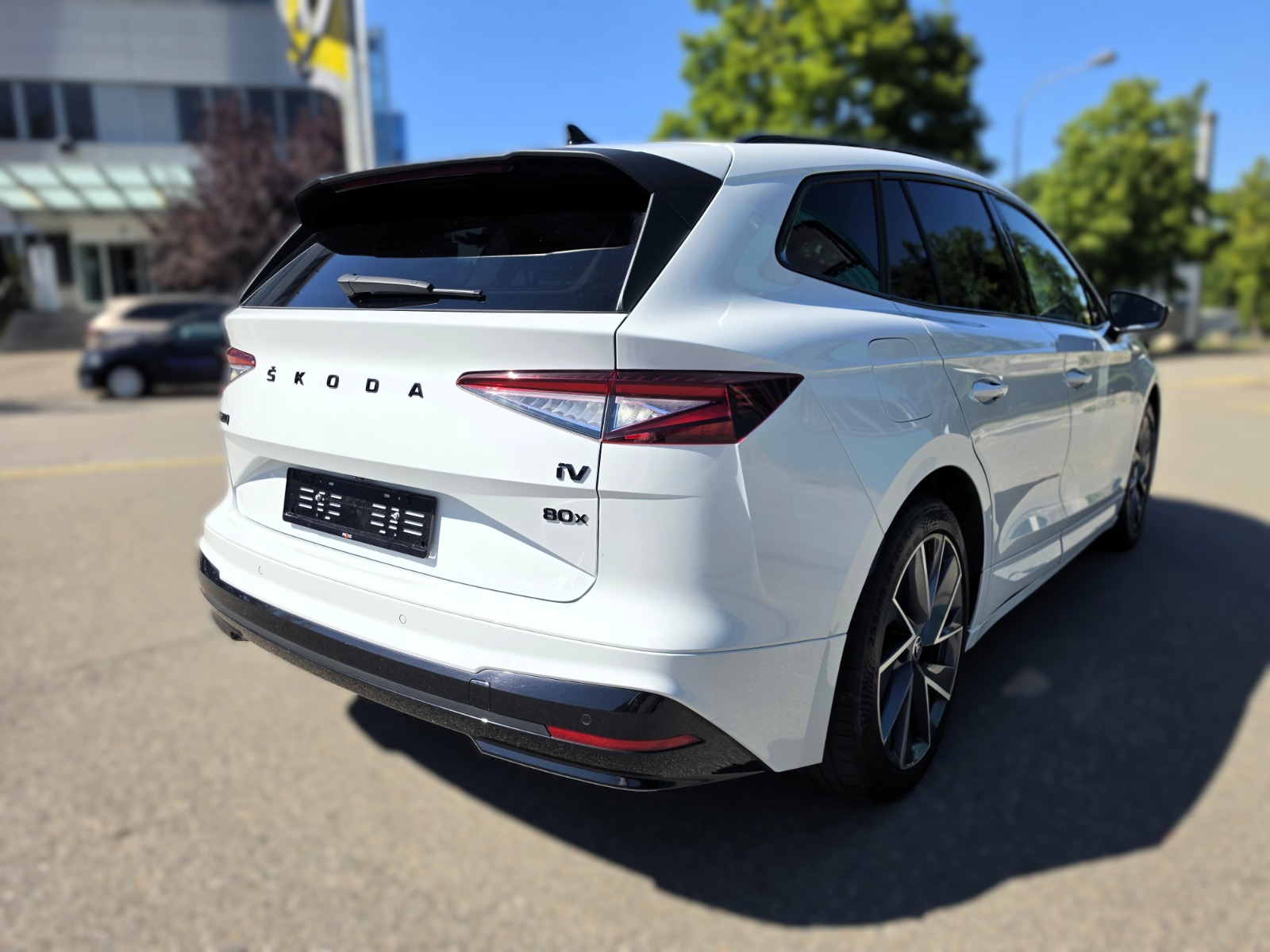 SKODA Enyaq iV 80x SportLine-image-4