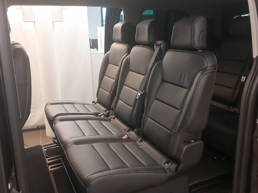 PEUGEOT Traveller Standard 2.0 BlueHDi 180 Business VIP S/S-image-7