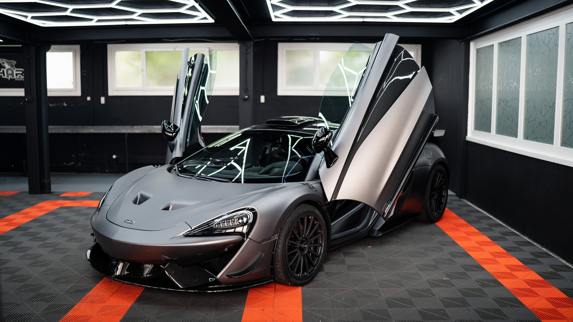 McLAREN 620R 1 of 225-image-1