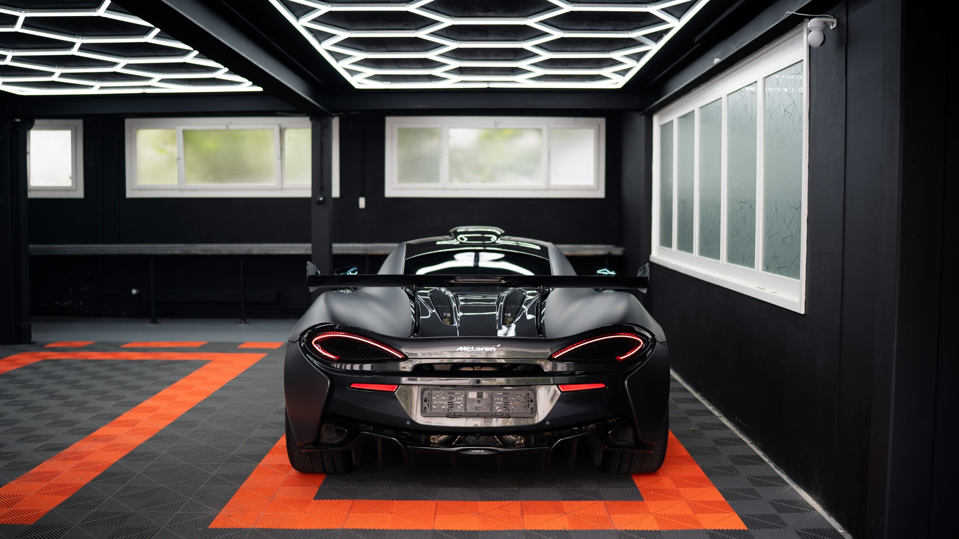 McLAREN 620R 1 of 225-image-6