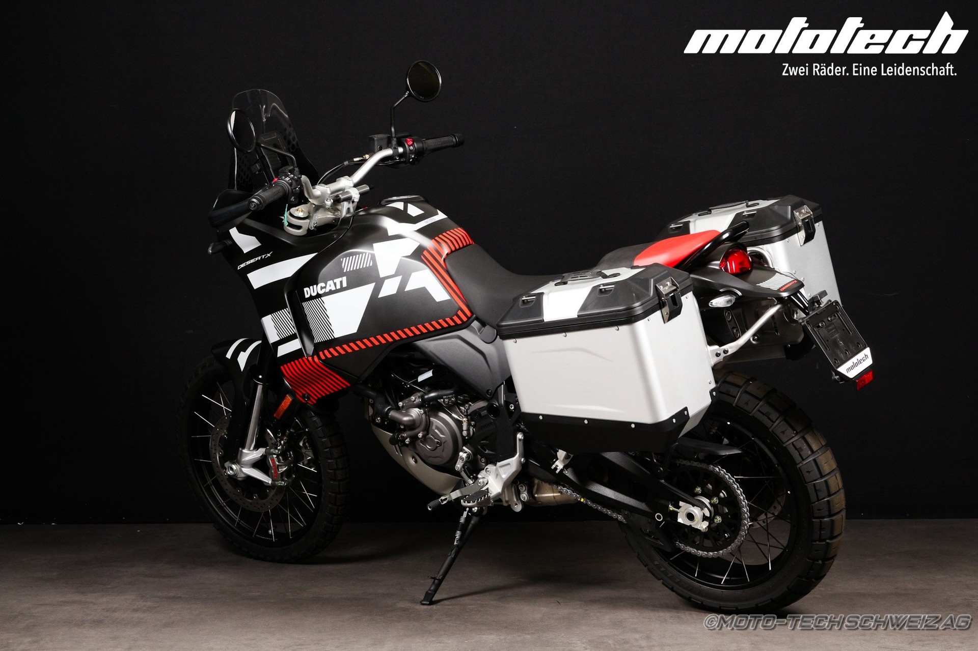 DUCATI Desert X / 4 JAHRE GARANTIE-showroom-element-2