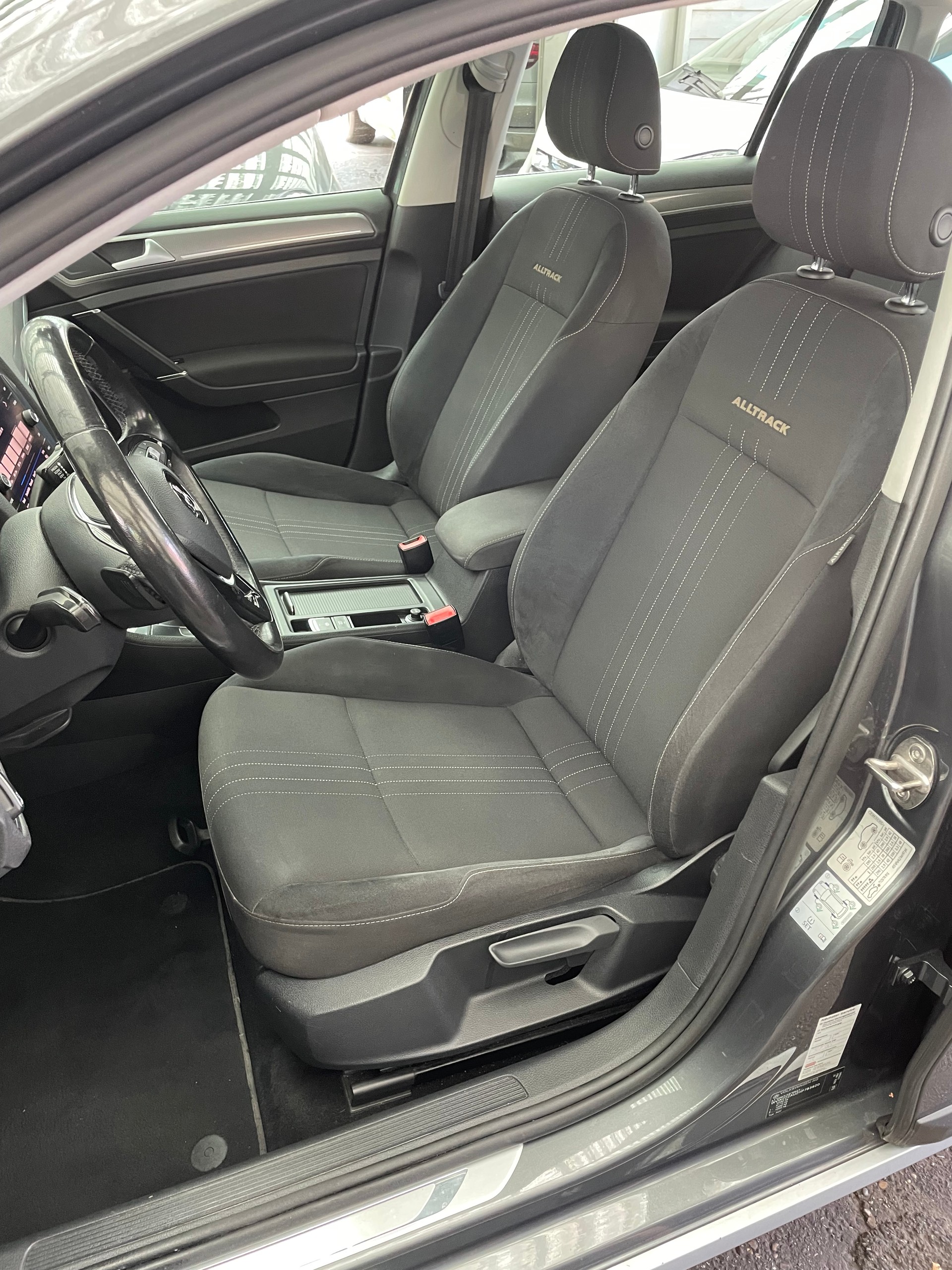 VW Golf 2.0 TDI Alltrack 4Motion DSG-image-7
