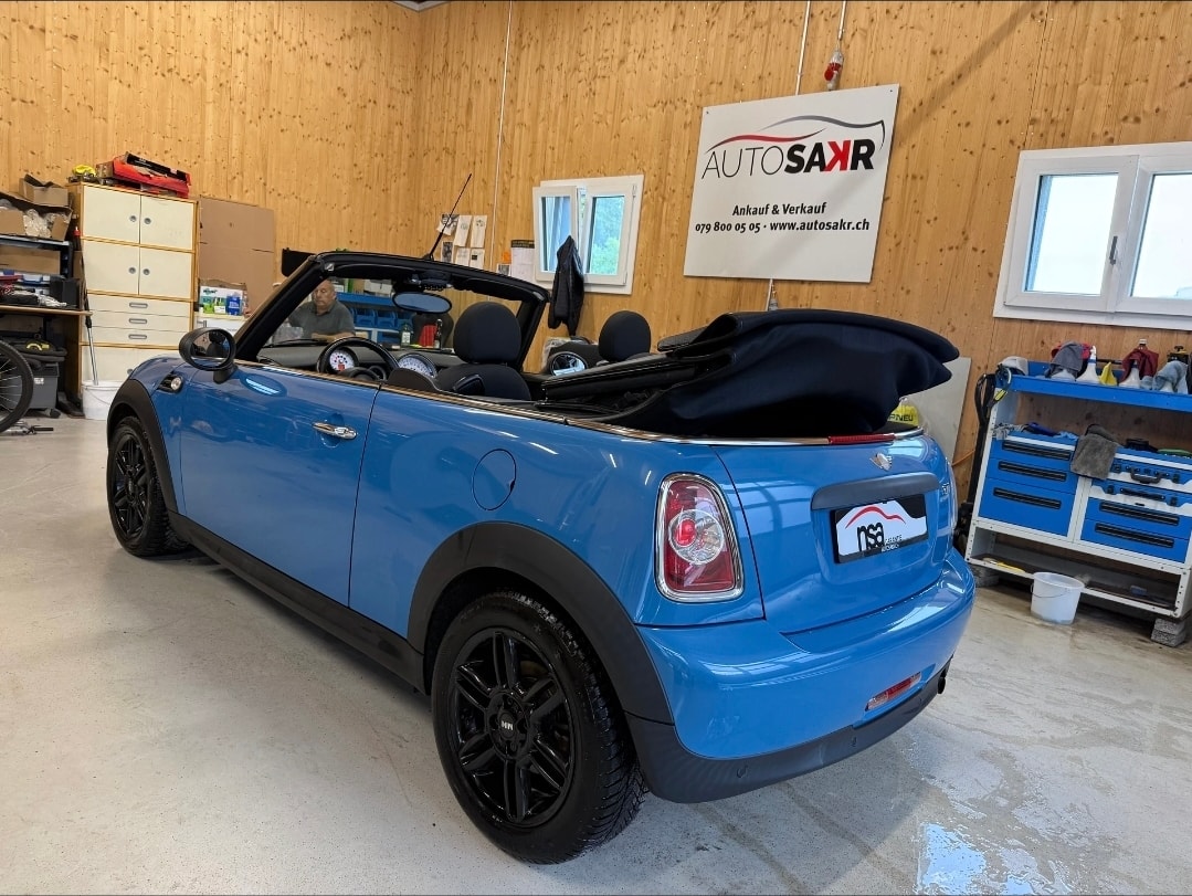 MINI One Cabriolet-image-7