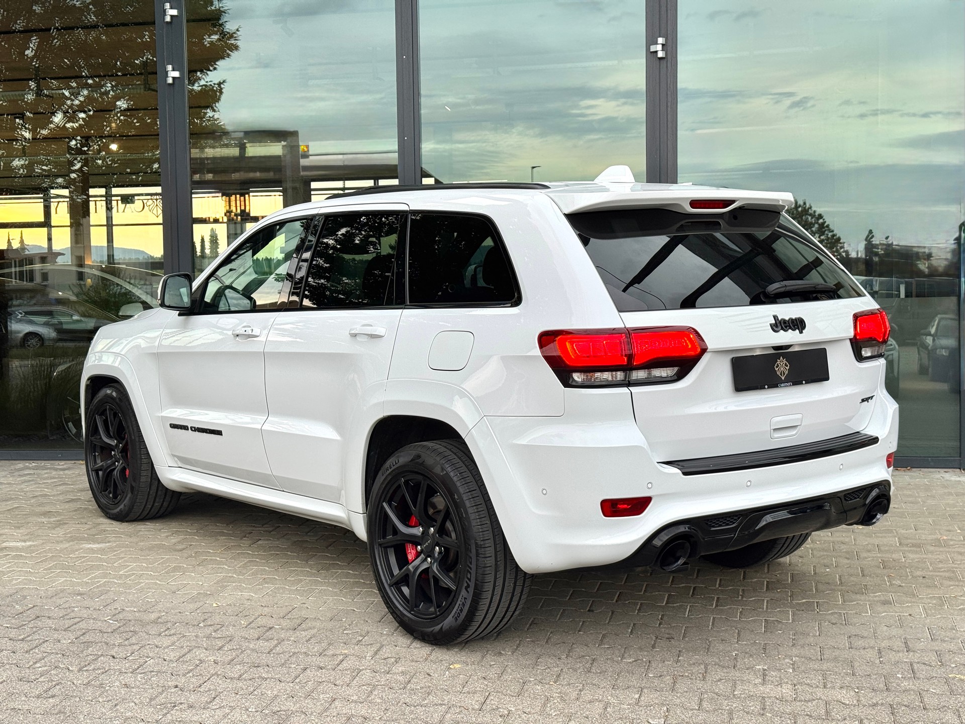 JEEP Grand Cherokee 6.4 V8 HEMI SRT8 Automatic-showroom-element-3