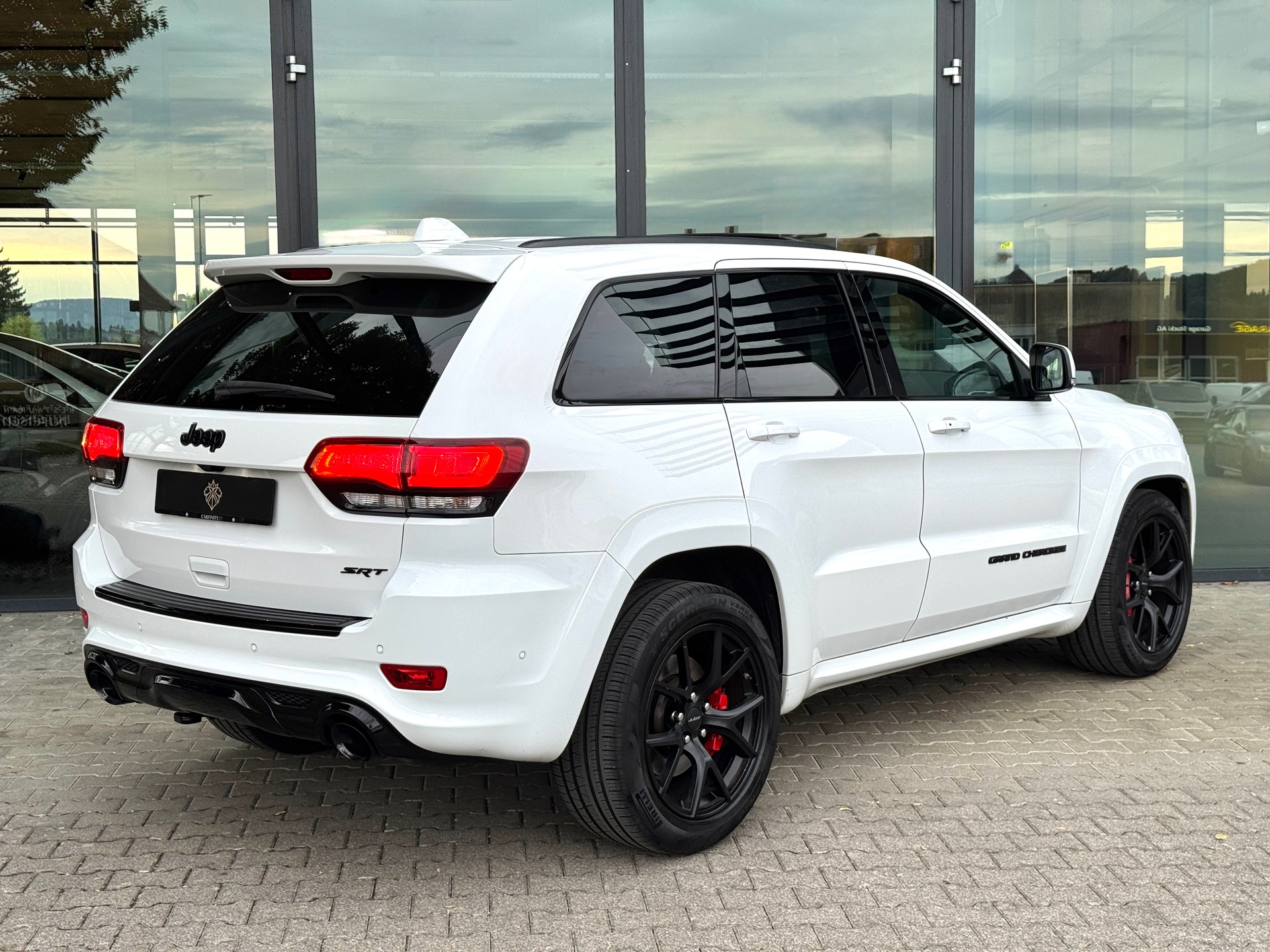 JEEP Grand Cherokee 6.4 V8 HEMI SRT8 Automatic-image-5