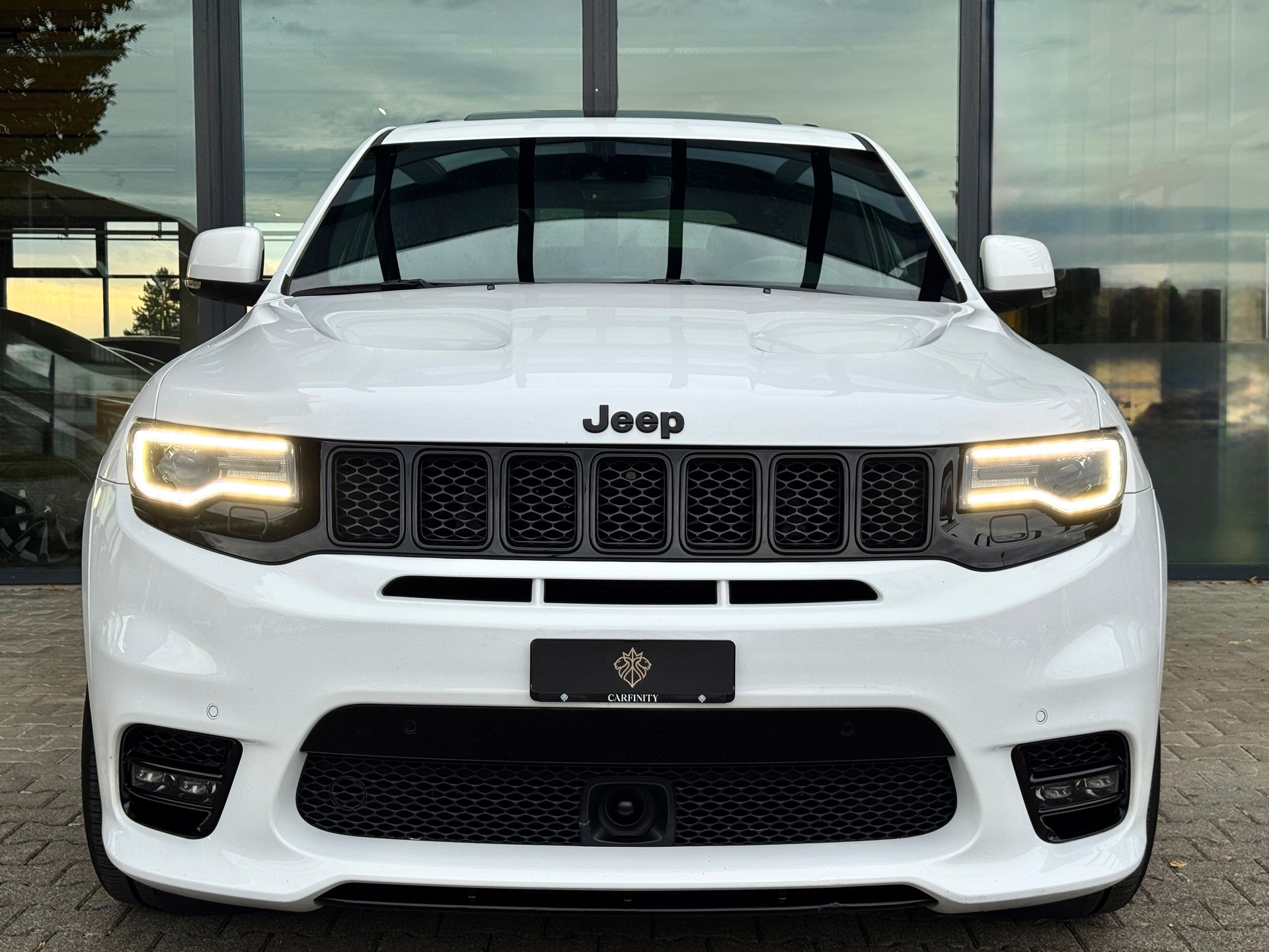 JEEP Grand Cherokee 6.4 V8 HEMI SRT8 Automatic-showroom-element-1