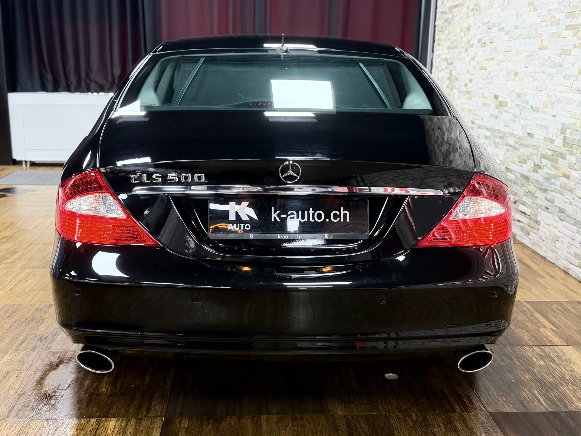 MERCEDES-BENZ CLS 500 7G-Tronic-showroom-element-2