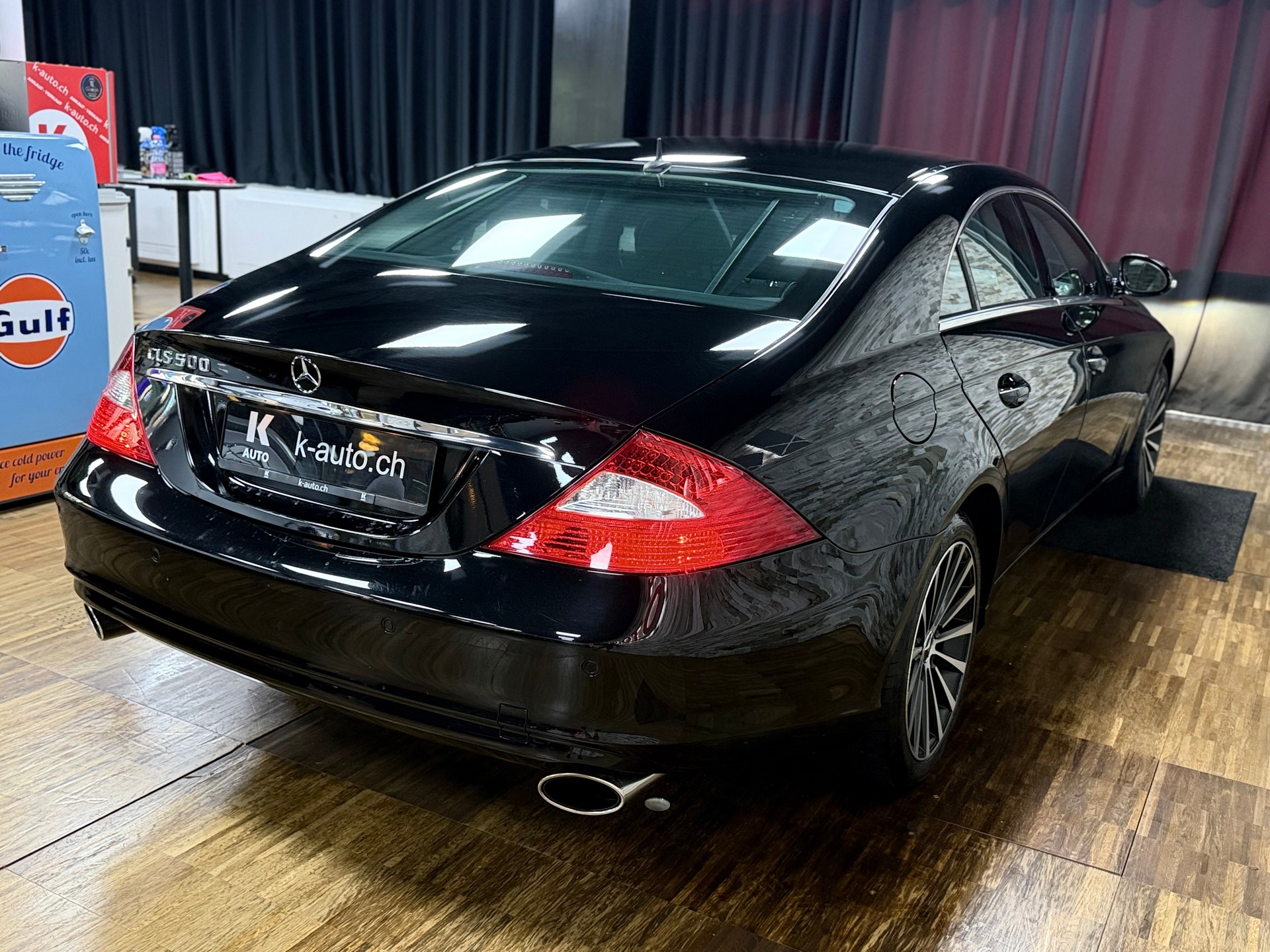MERCEDES-BENZ CLS 500 7G-Tronic-showroom-element-3
