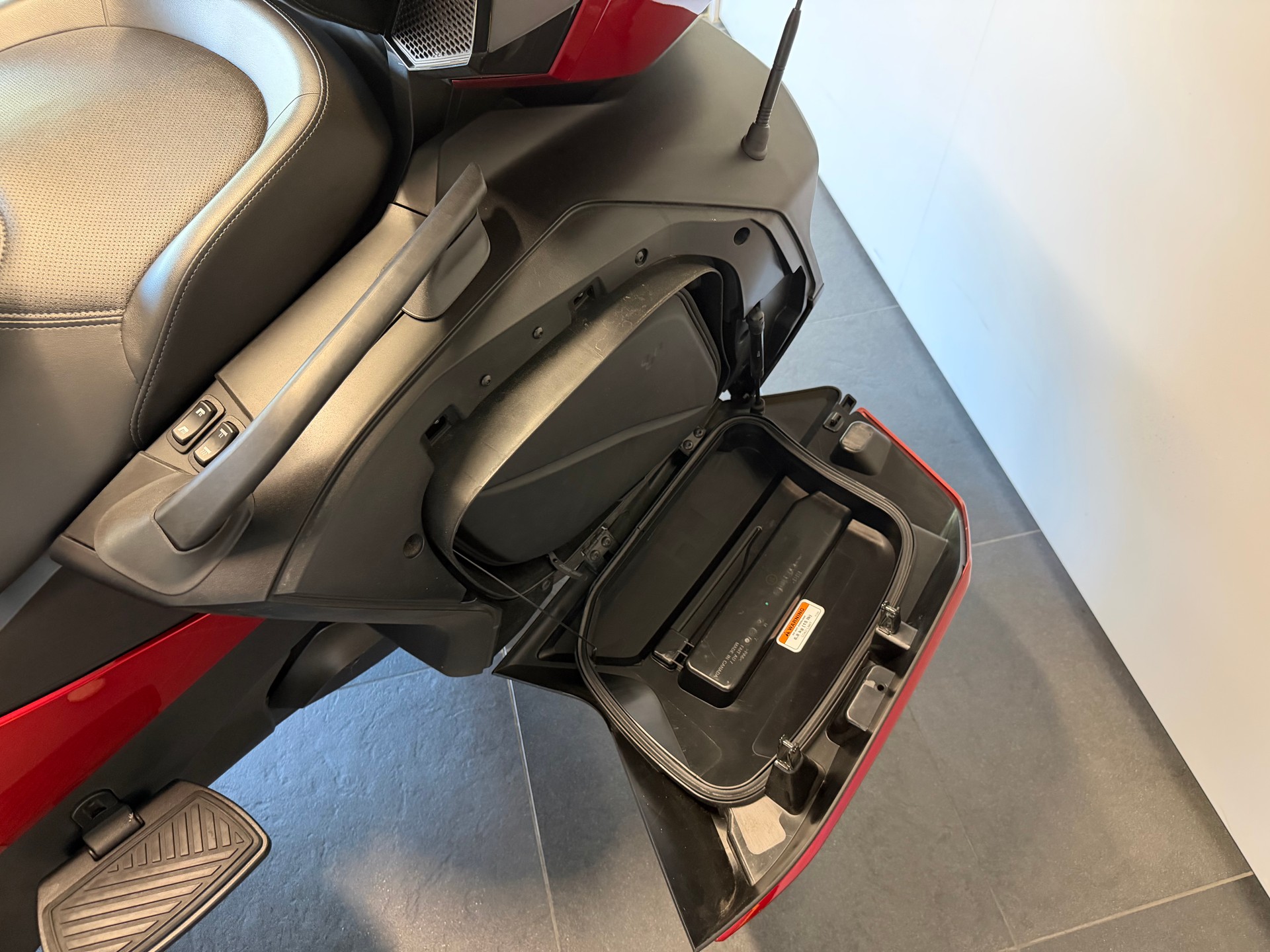 CAN-AM Spyder RT-LTD Dark Edition SE6-image-12