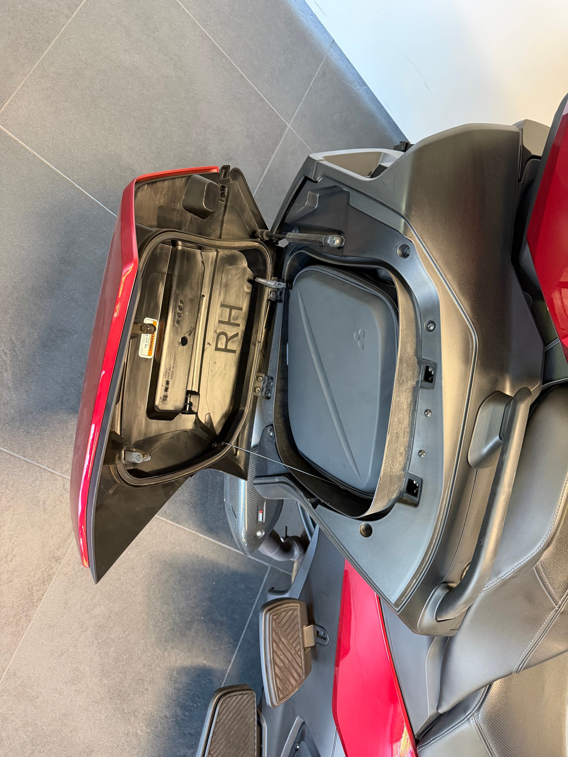 CAN-AM Spyder RT-LTD Dark Edition SE6-image-10