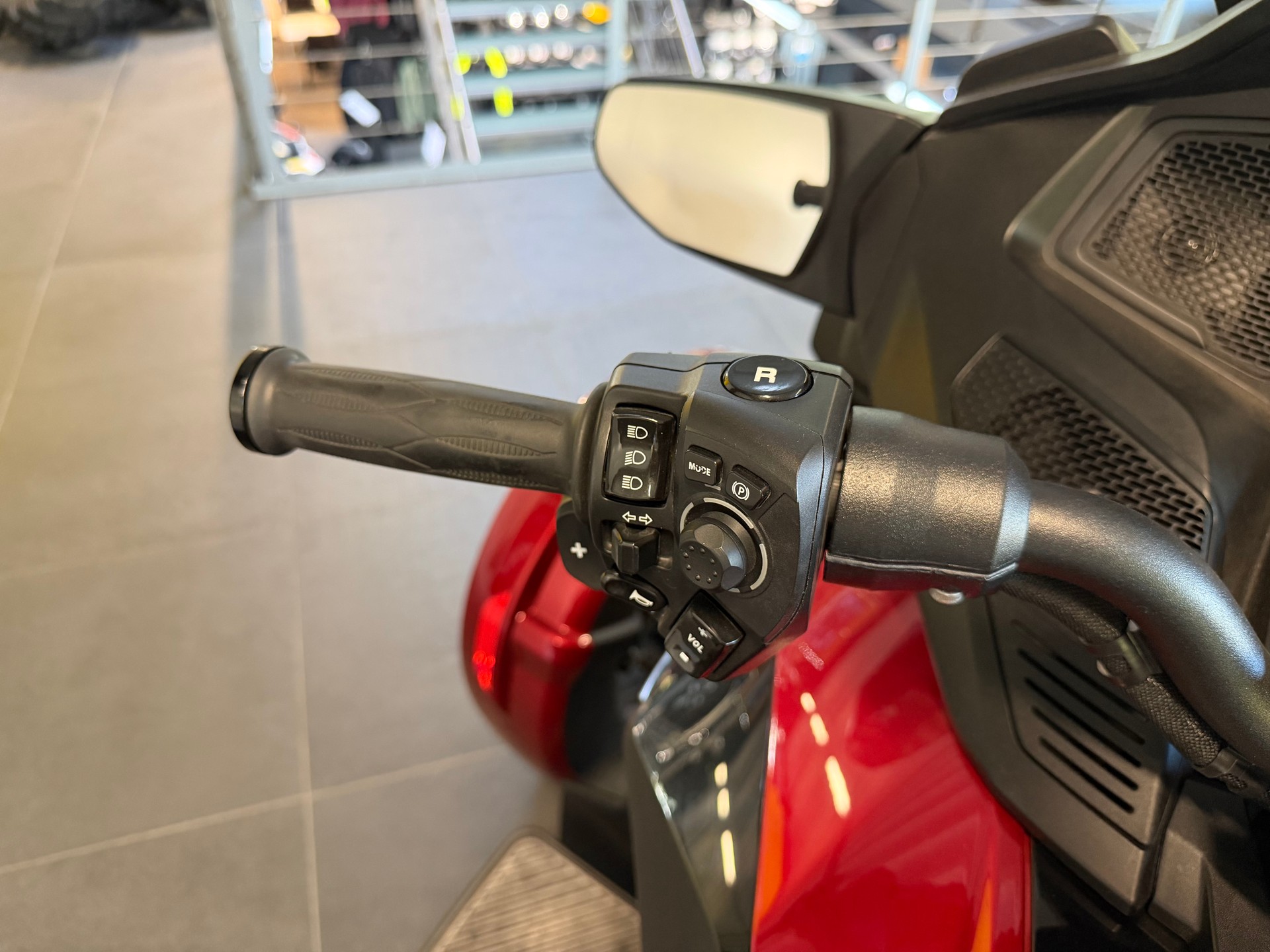 CAN-AM Spyder RT-LTD Dark Edition SE6-image-7