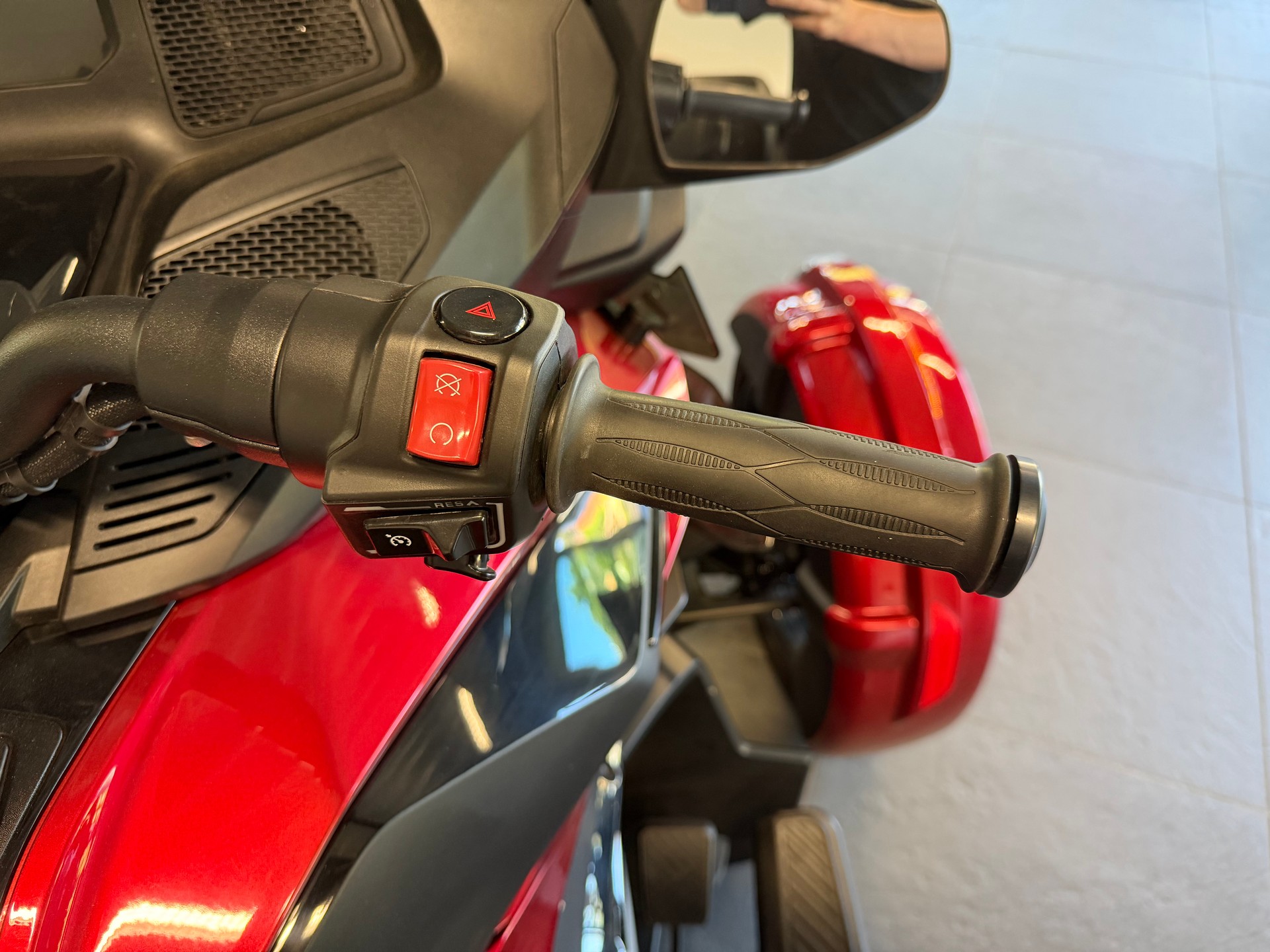CAN-AM Spyder RT-LTD Dark Edition SE6-image-5