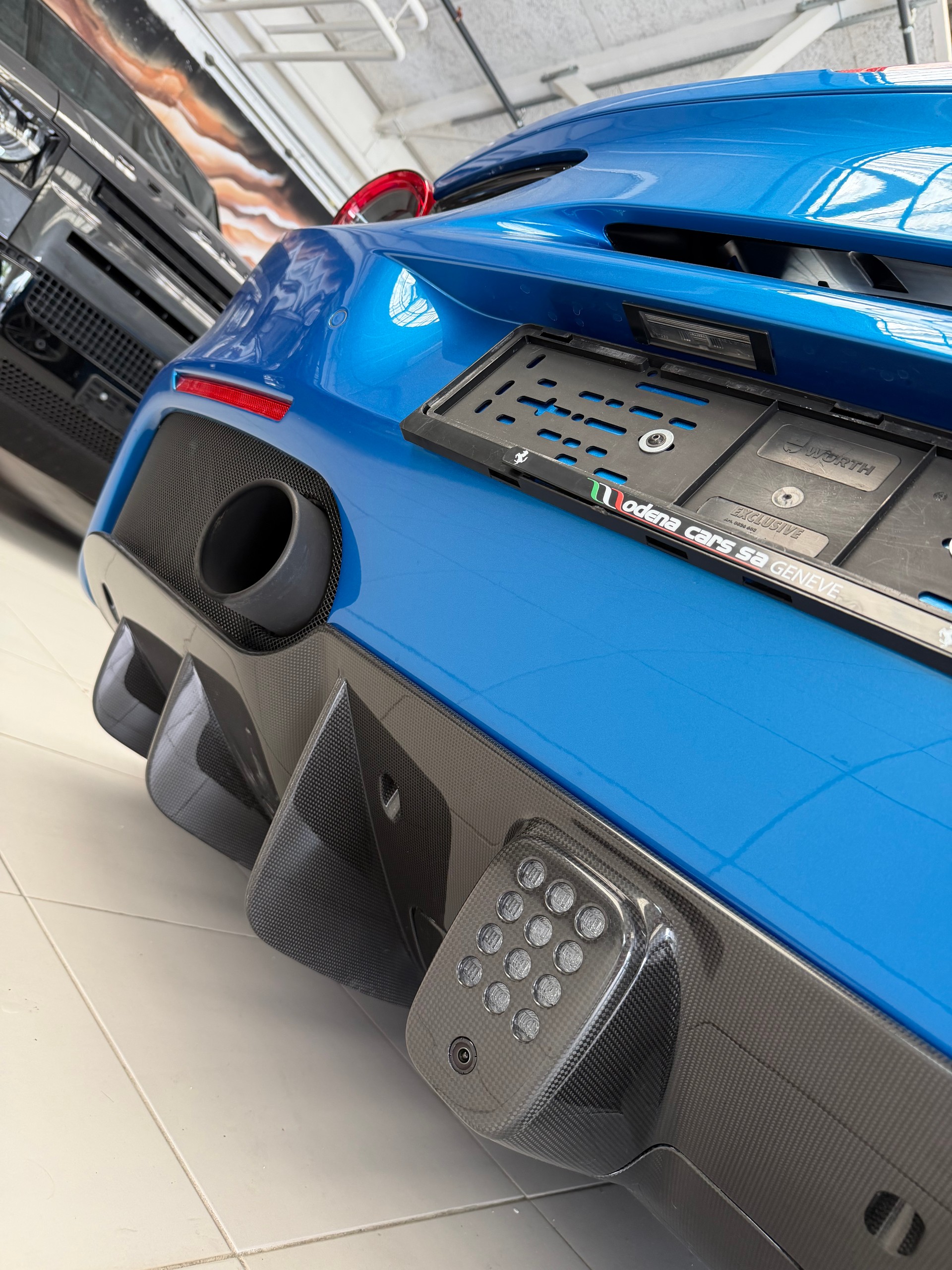 FERRARI 488 Spider 3.9 V8-showroom-element-3