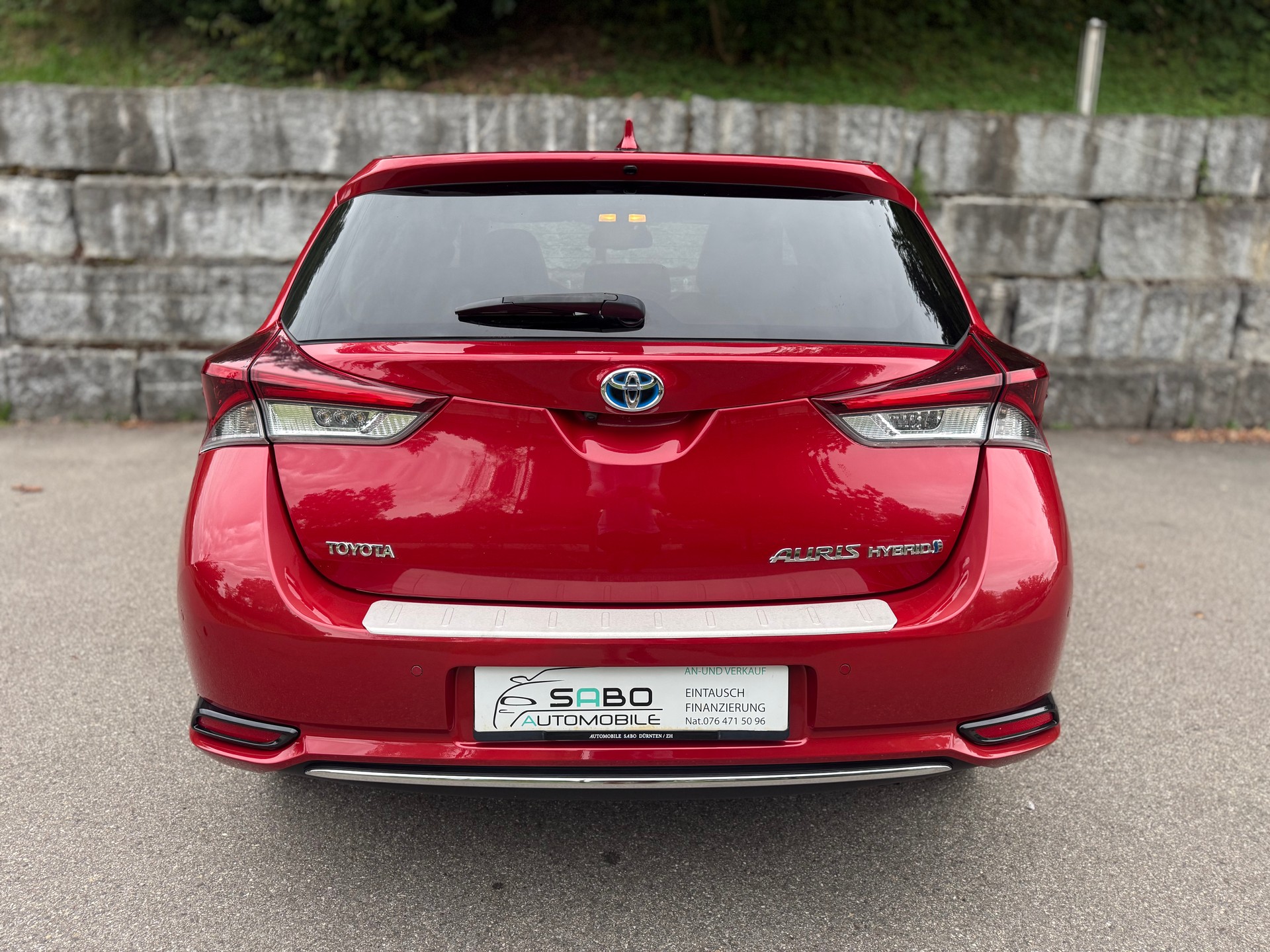 TOYOTA Auris 1.8 HSD Sol e-CVT-image-11