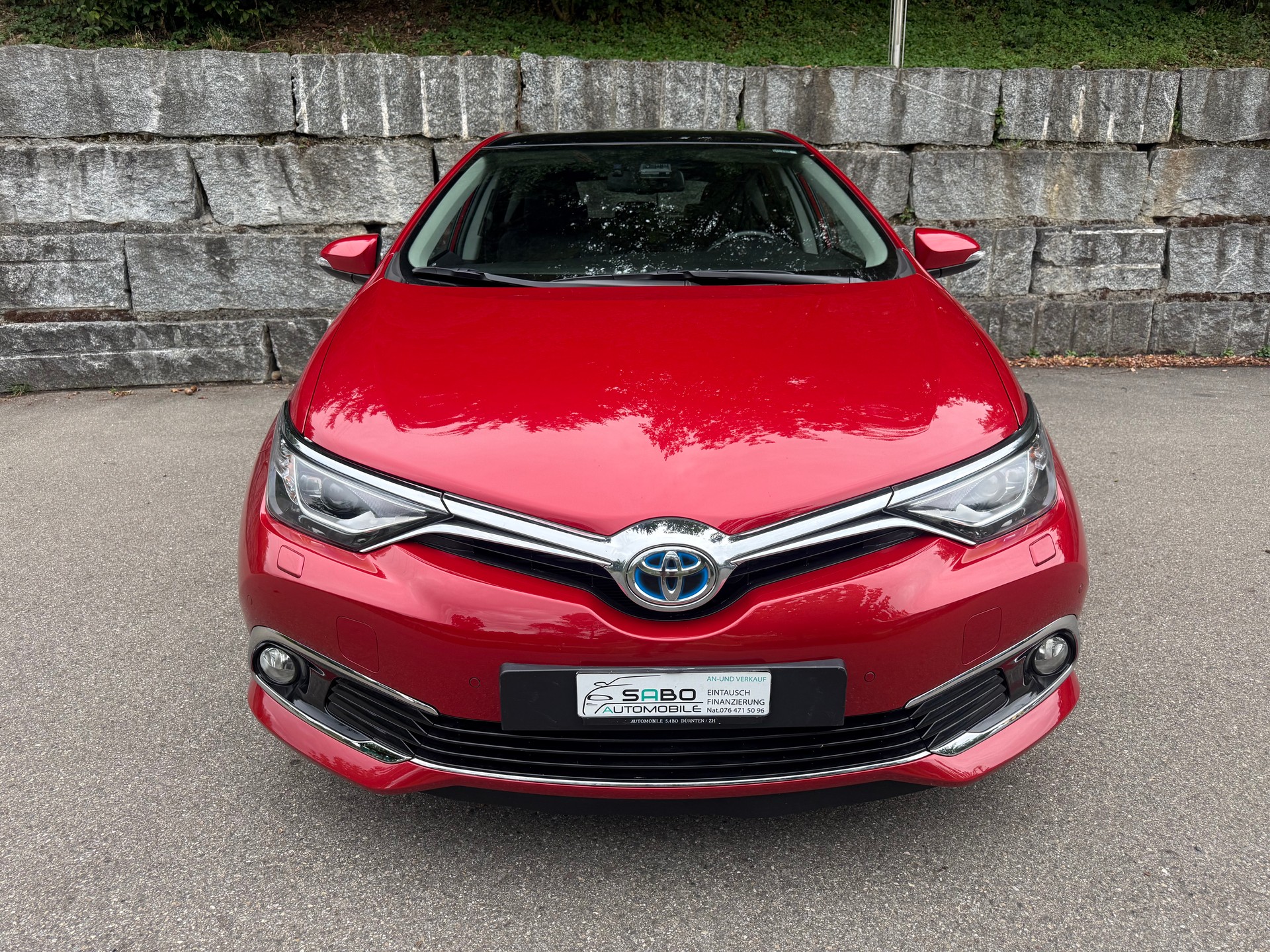 TOYOTA Auris 1.8 HSD Sol e-CVT-image-12