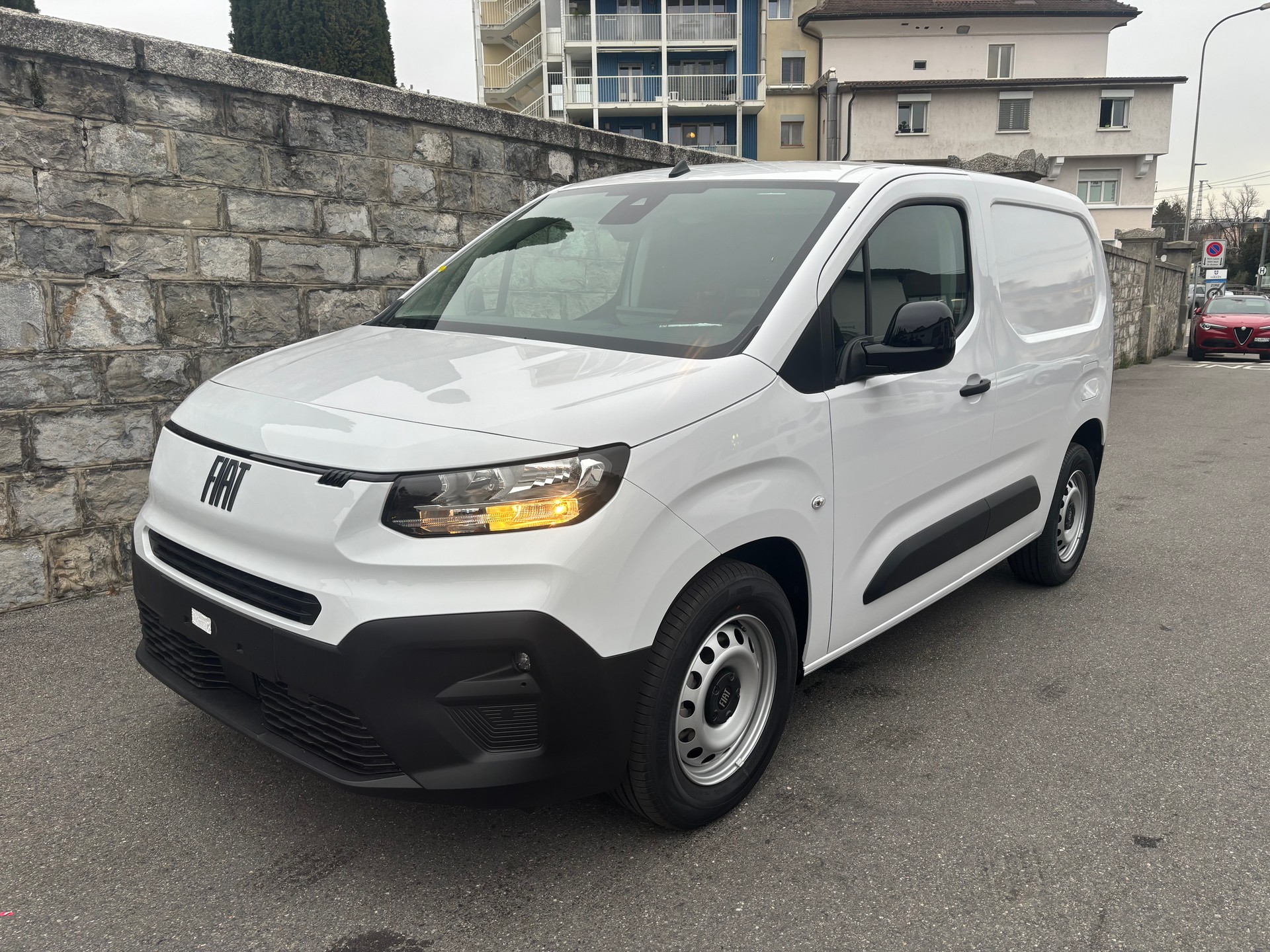 FIAT E-Doblo L1 50kWh 800kg Easy Pro-showroom-element-1